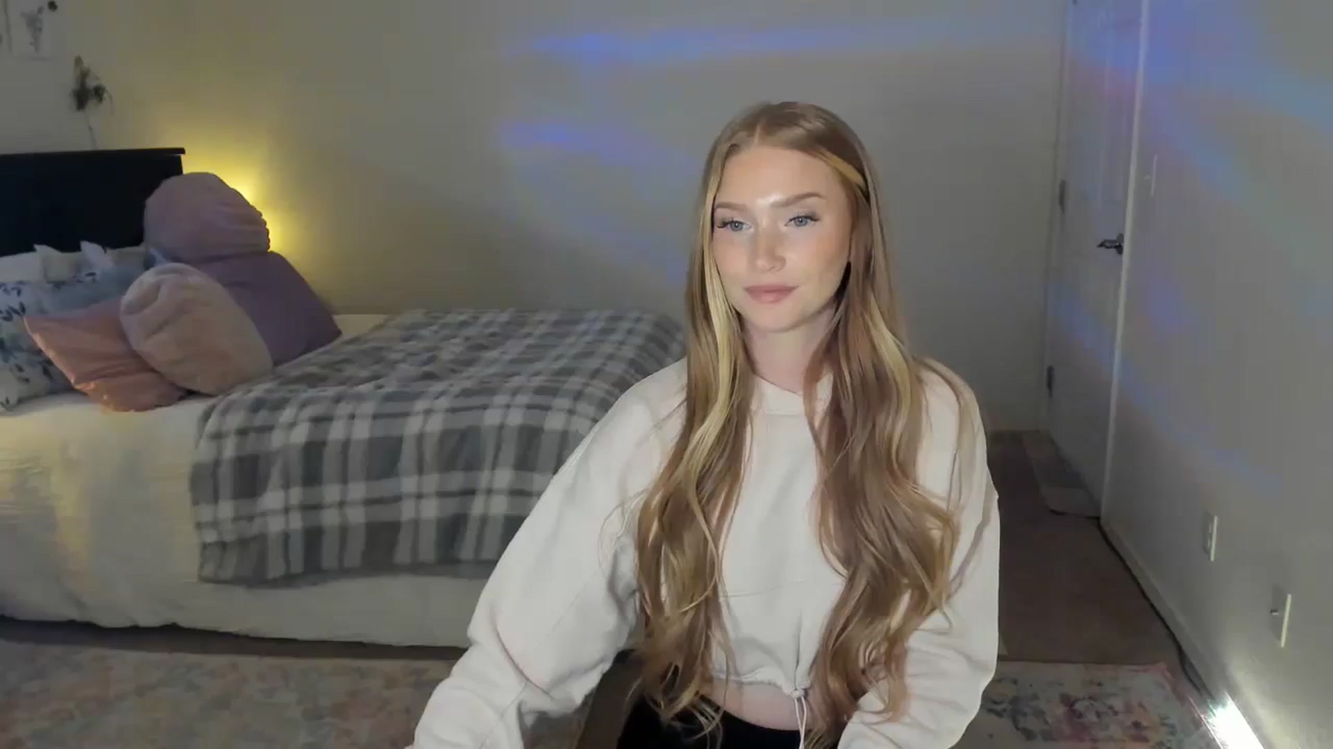 Gallery image thumbnail from Freckld_Cutie's myfreecams stream on, 05/07/2024, 18:04 image 5 of 20