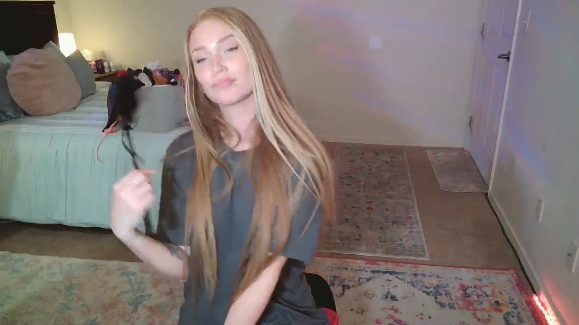 Gallery image thumbnail from Freckld_Cutie's myfreecams stream on, 05/28/2024, 20:56 image 11 of 20