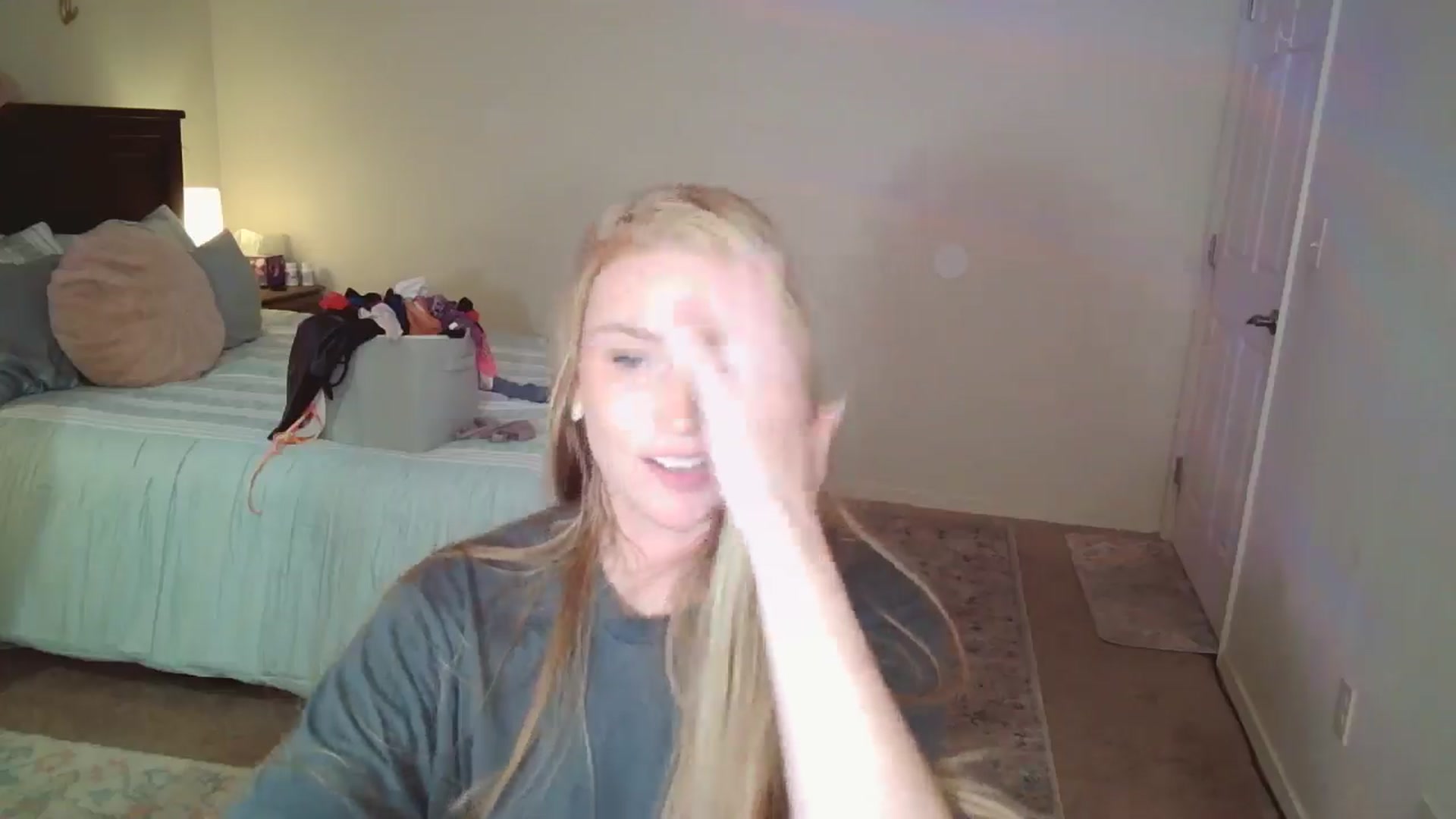 Gallery image thumbnail from Freckld_Cutie's myfreecams stream on, 05/28/2024, 20:56 image 3 of 20