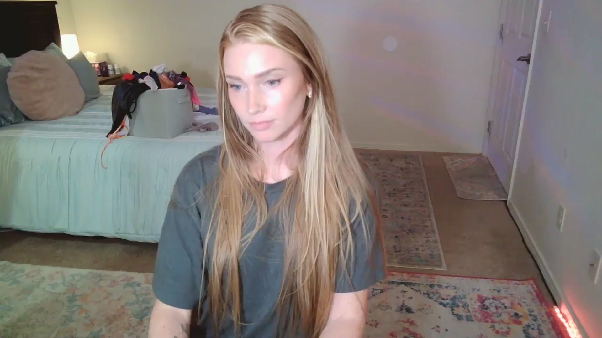 Gallery image thumbnail from Freckld_Cutie's myfreecams stream on, 05/28/2024, 20:56 image 19 of 20