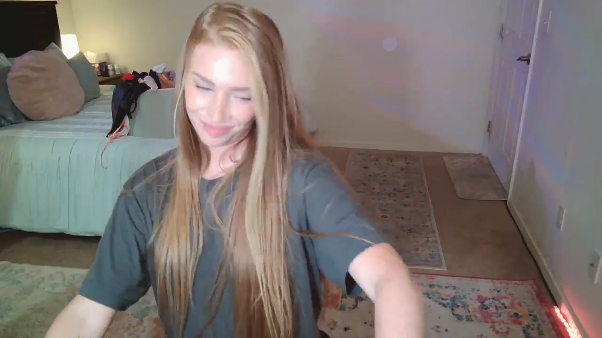 Gallery image thumbnail from Freckld_Cutie's myfreecams stream on, 05/28/2024, 20:56 image 15 of 20