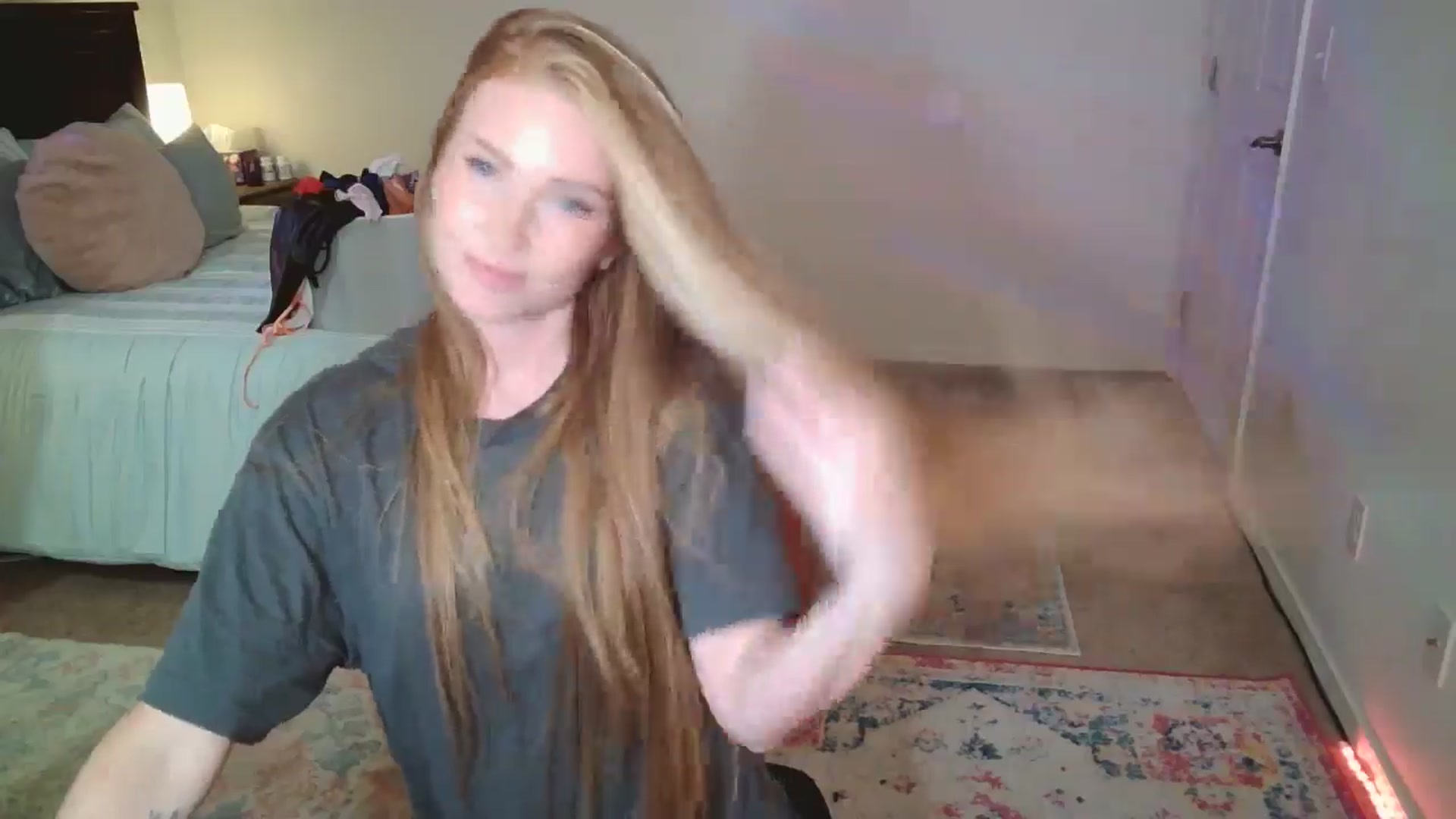 Gallery image thumbnail from Freckld_Cutie's myfreecams stream on, 05/28/2024, 20:56 image 18 of 20