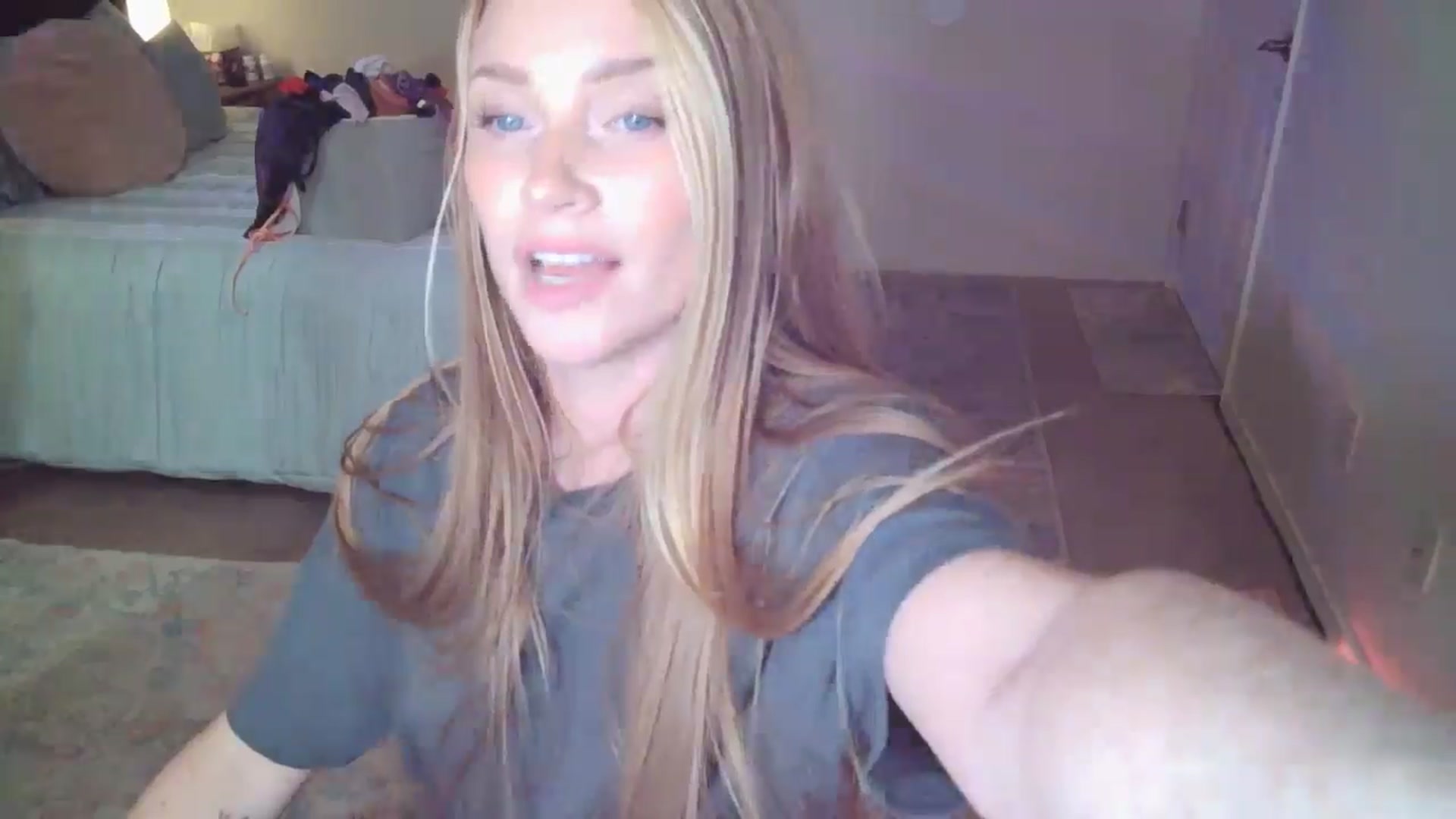 Gallery image thumbnail from Freckld_Cutie's myfreecams stream on, 05/28/2024, 20:56 image 5 of 20
