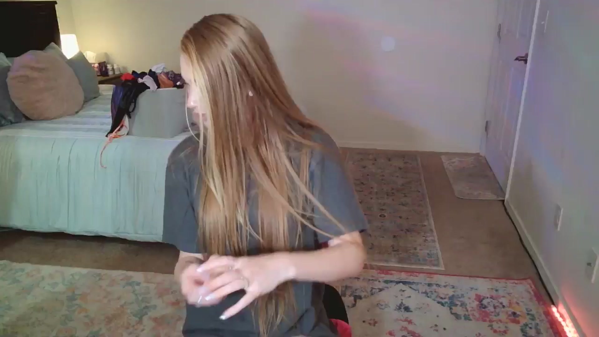 Gallery image thumbnail from Freckld_Cutie's myfreecams stream on, 05/28/2024, 20:56 image 14 of 20