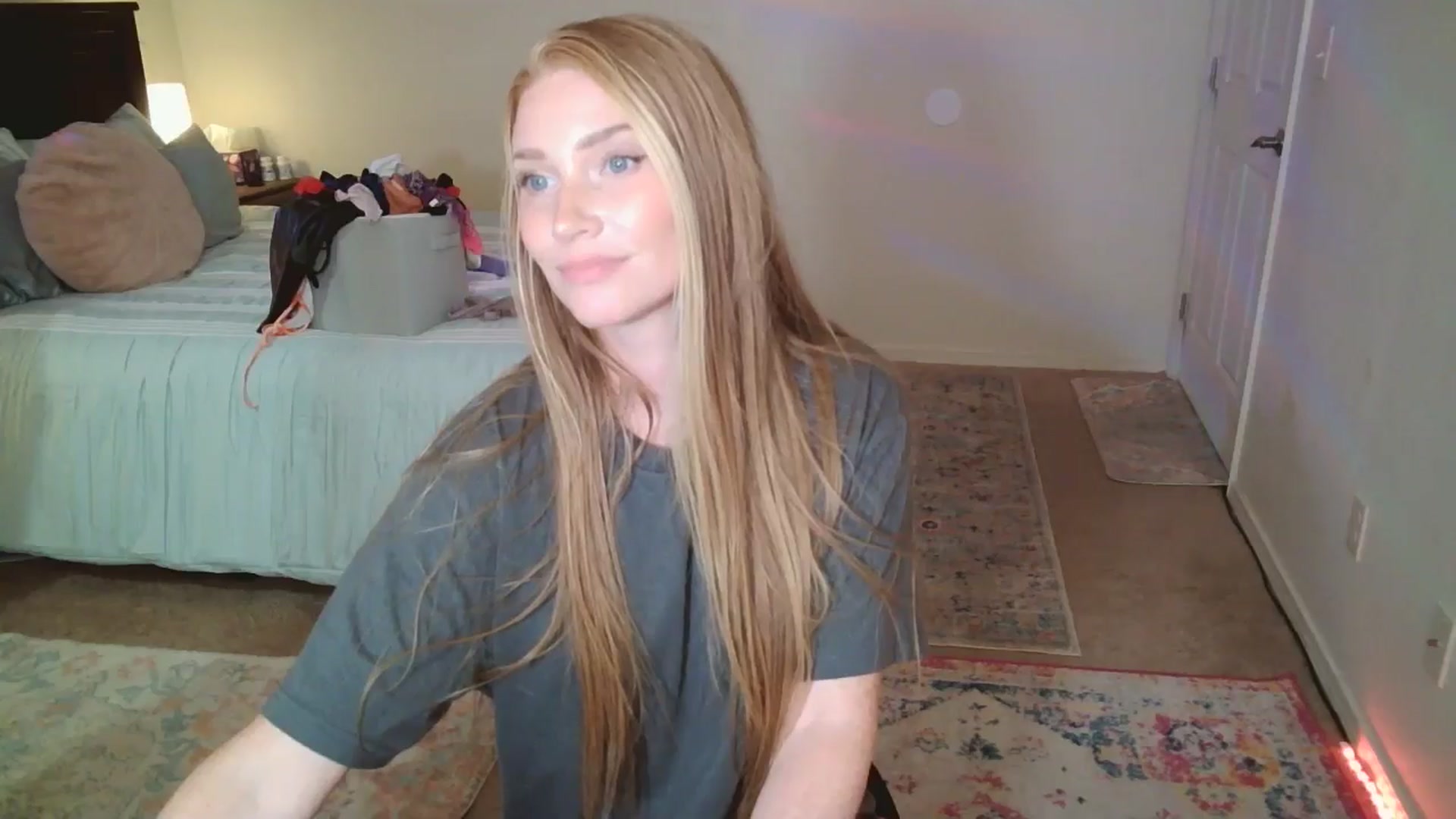 Gallery image thumbnail from Freckld_Cutie's myfreecams stream on, 05/28/2024, 20:56 image 7 of 20