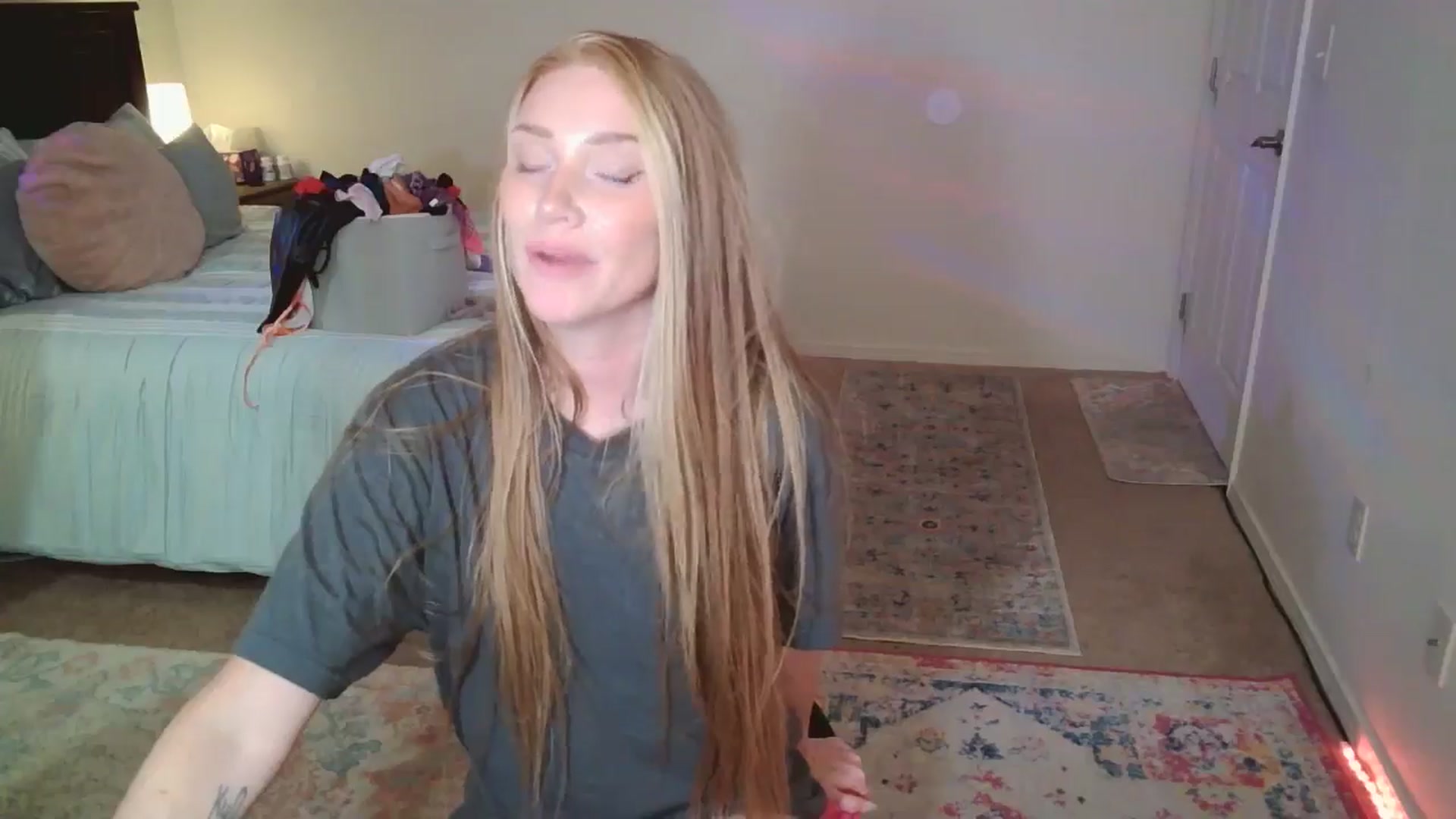 Gallery image thumbnail from Freckld_Cutie's myfreecams stream on, 05/28/2024, 20:56 image 9 of 20