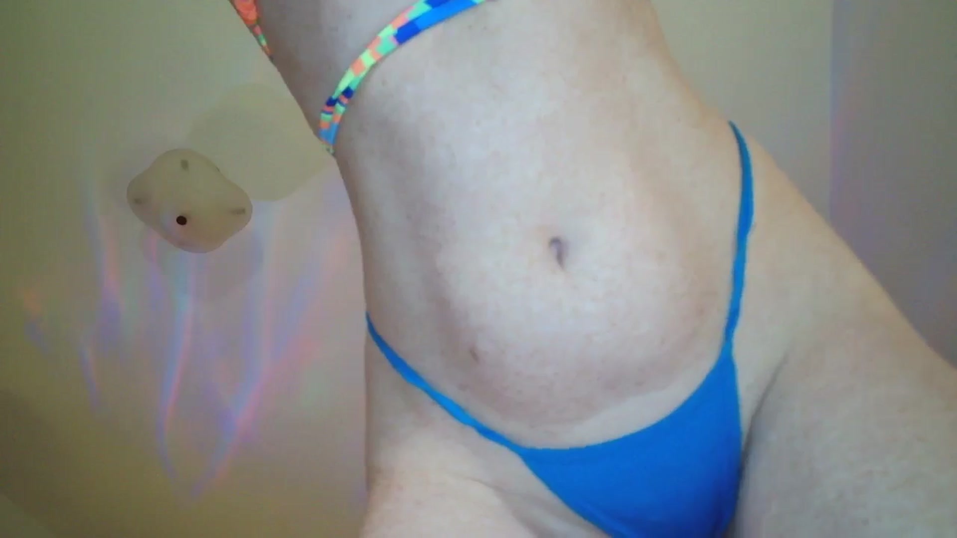 Gallery image thumbnail from Freckld_Cutie's myfreecams stream on, 05/29/2024, 18:49 image 8 of 20