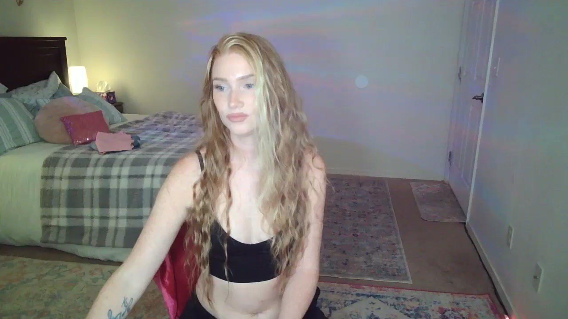 Gallery image thumbnail from Freckld_Cutie's myfreecams stream on, 05/30/2024, 17:08 image 19 of 20