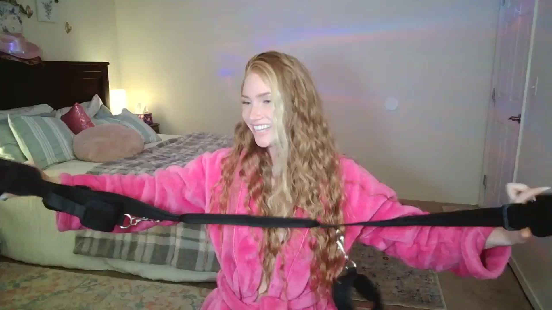 Gallery image thumbnail from Freckld_Cutie's myfreecams stream on, 05/30/2024, 18:33 image 1 of 20