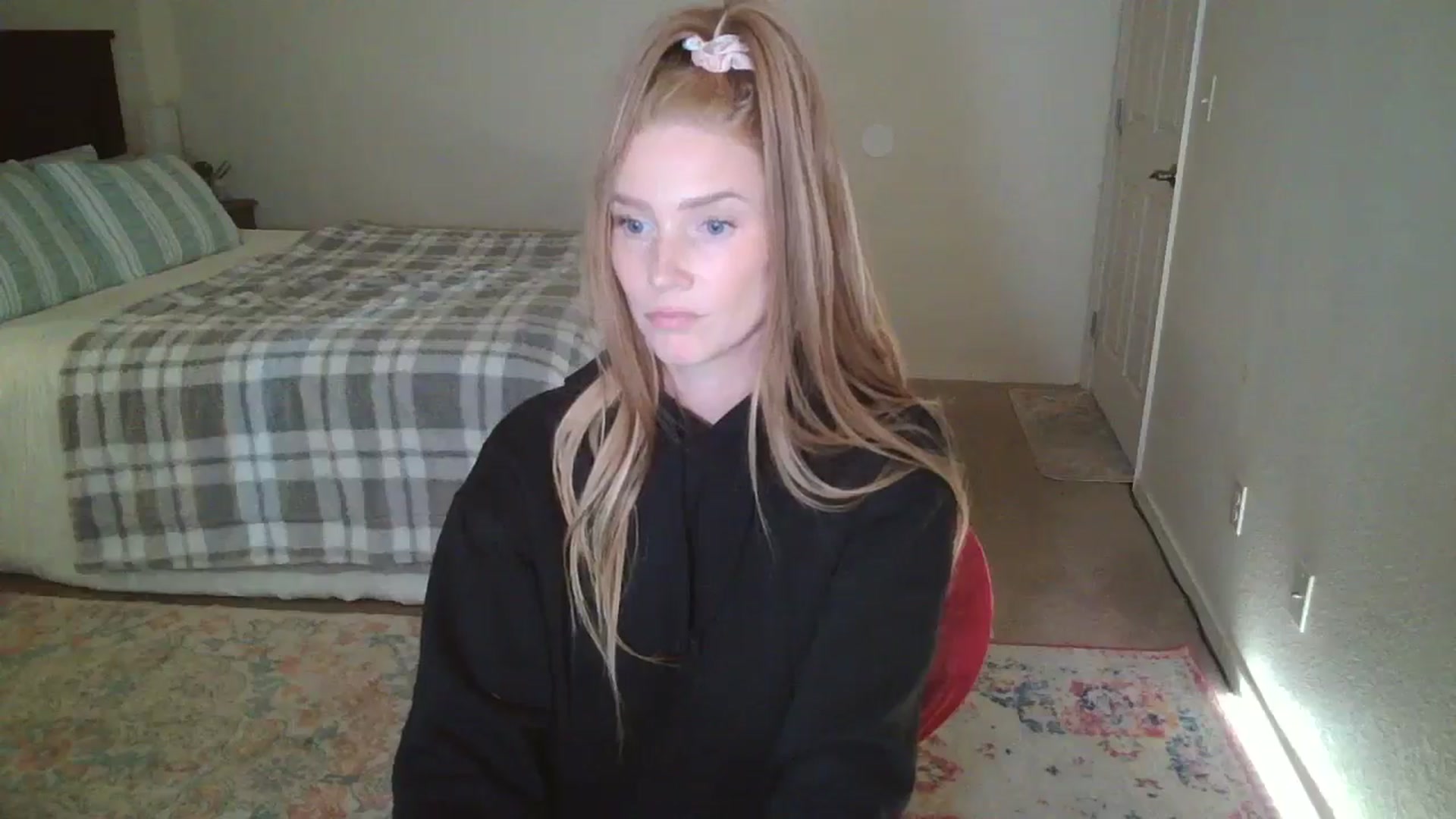Gallery image thumbnail from Freckld_Cutie's myfreecams stream on, 06/03/2024, 19:15 image 11 of 20