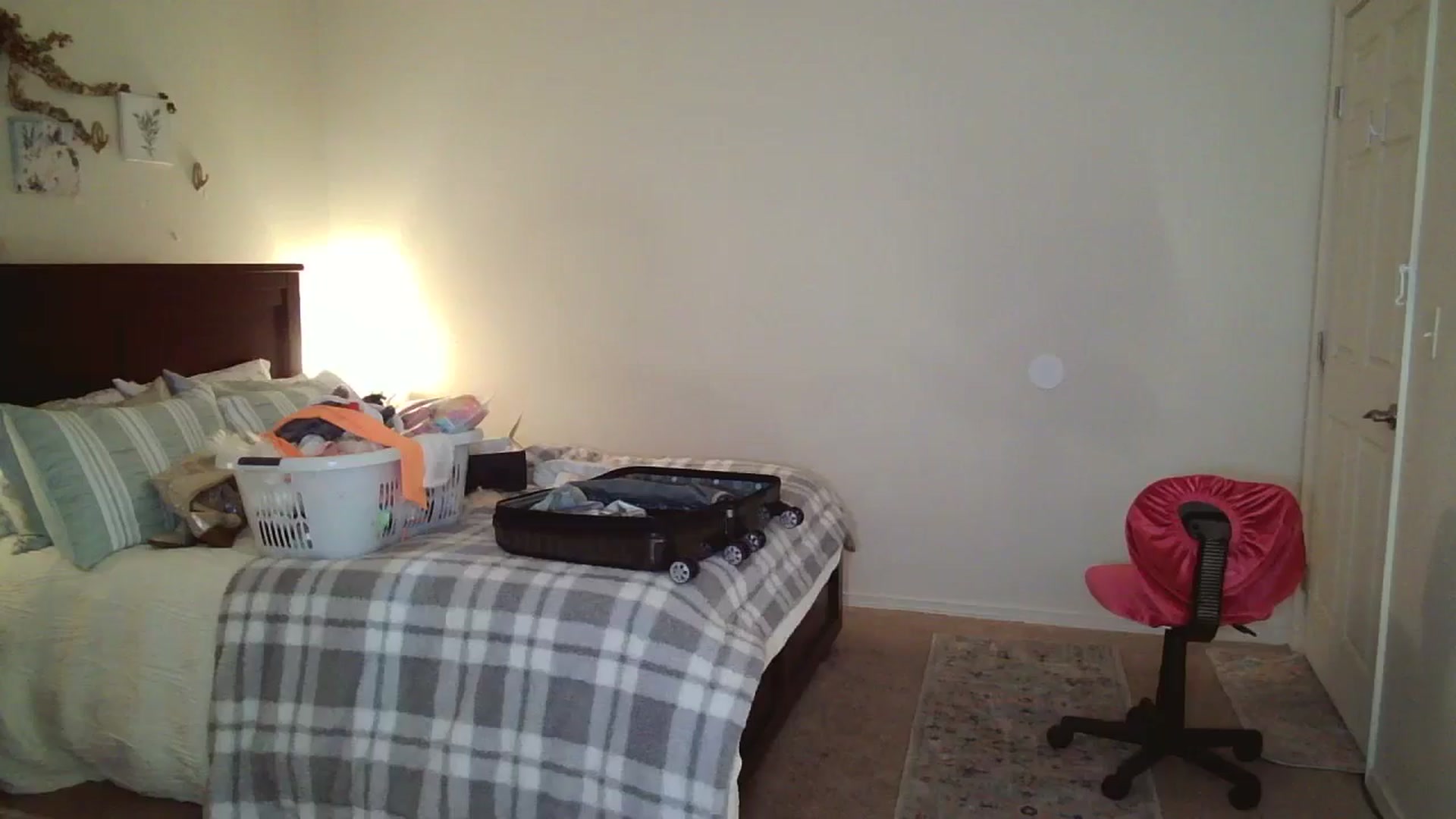 Gallery image thumbnail from Freckld_Cutie's myfreecams stream on, 06/04/2024, 18:11 image 14 of 20