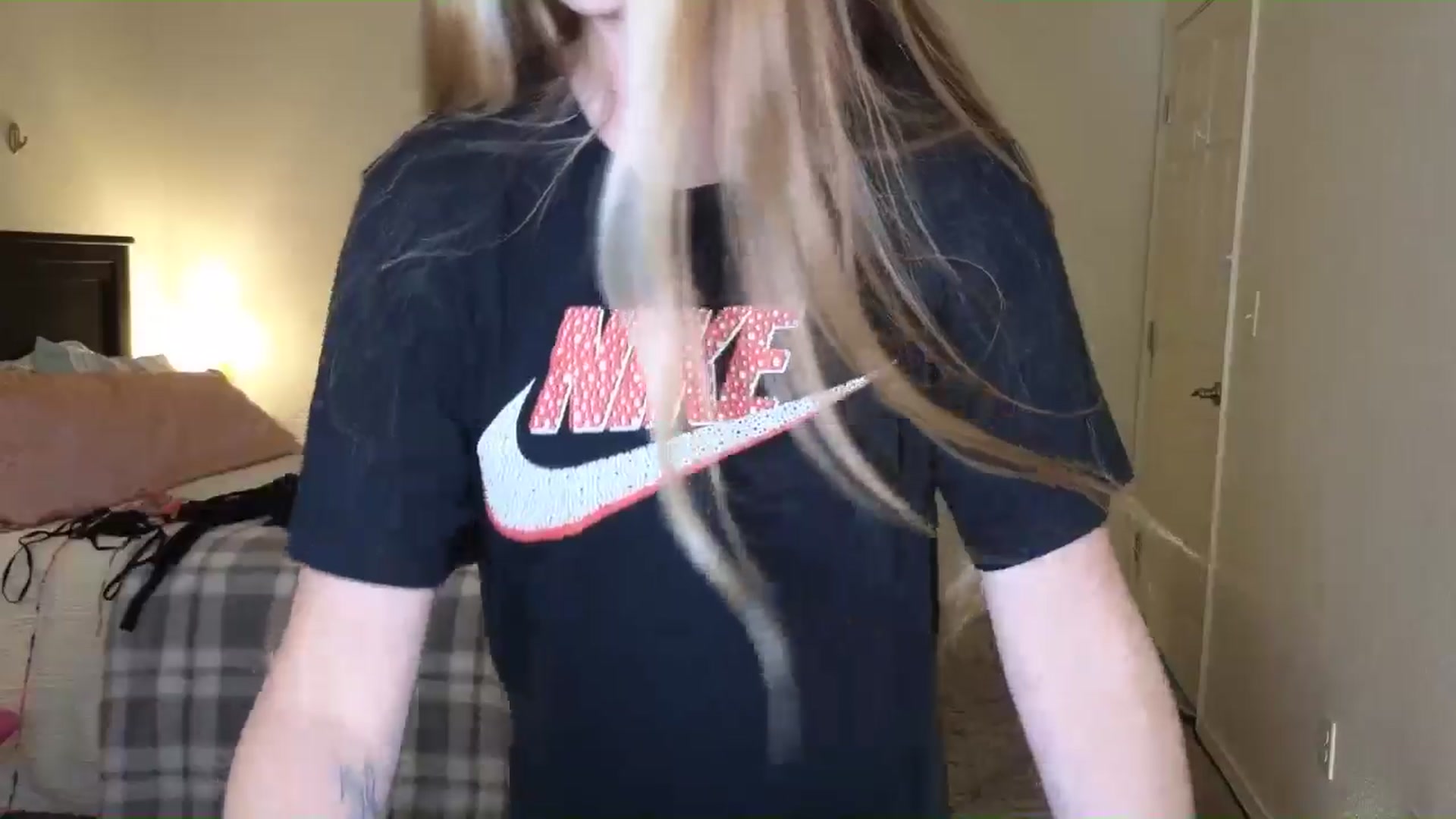Gallery image thumbnail from Freckld_Cutie's myfreecams stream on, 06/12/2024, 17:18 image 8 of 20