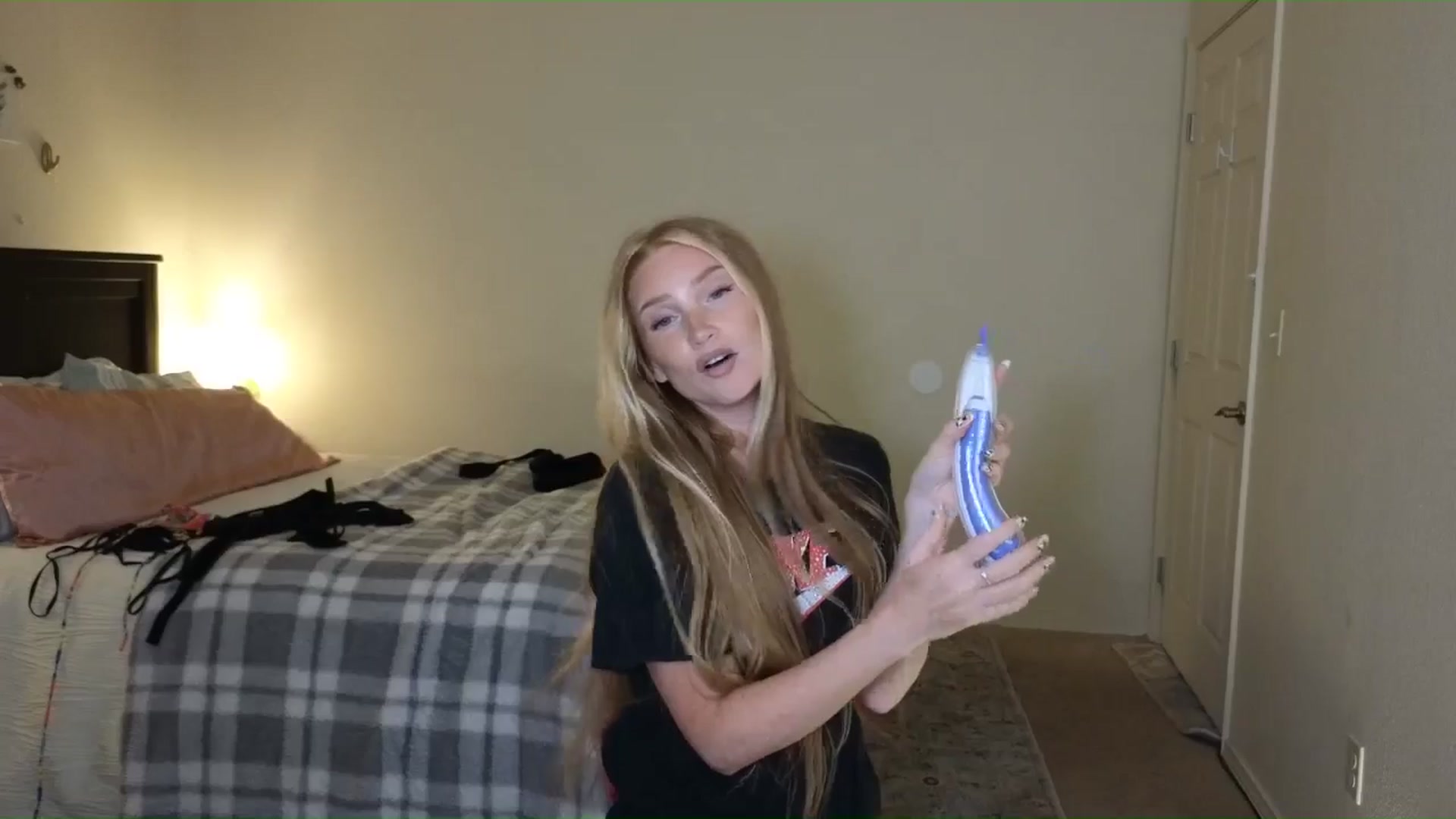 Gallery image thumbnail from Freckld_Cutie's myfreecams stream on, 06/12/2024, 17:18 image 11 of 20