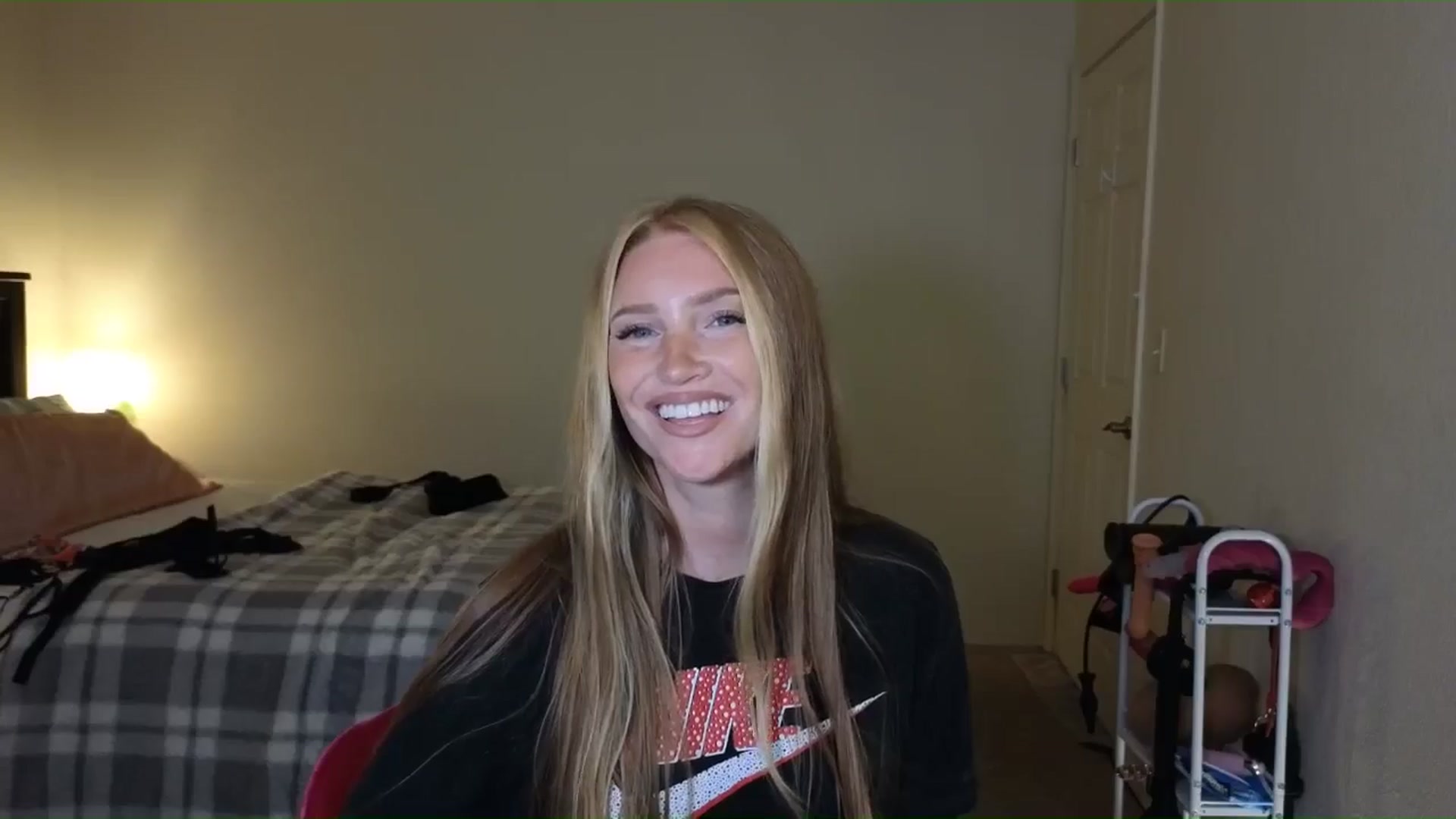 Gallery image thumbnail from Freckld_Cutie's myfreecams stream on, 06/12/2024, 18:07 image 14 of 20