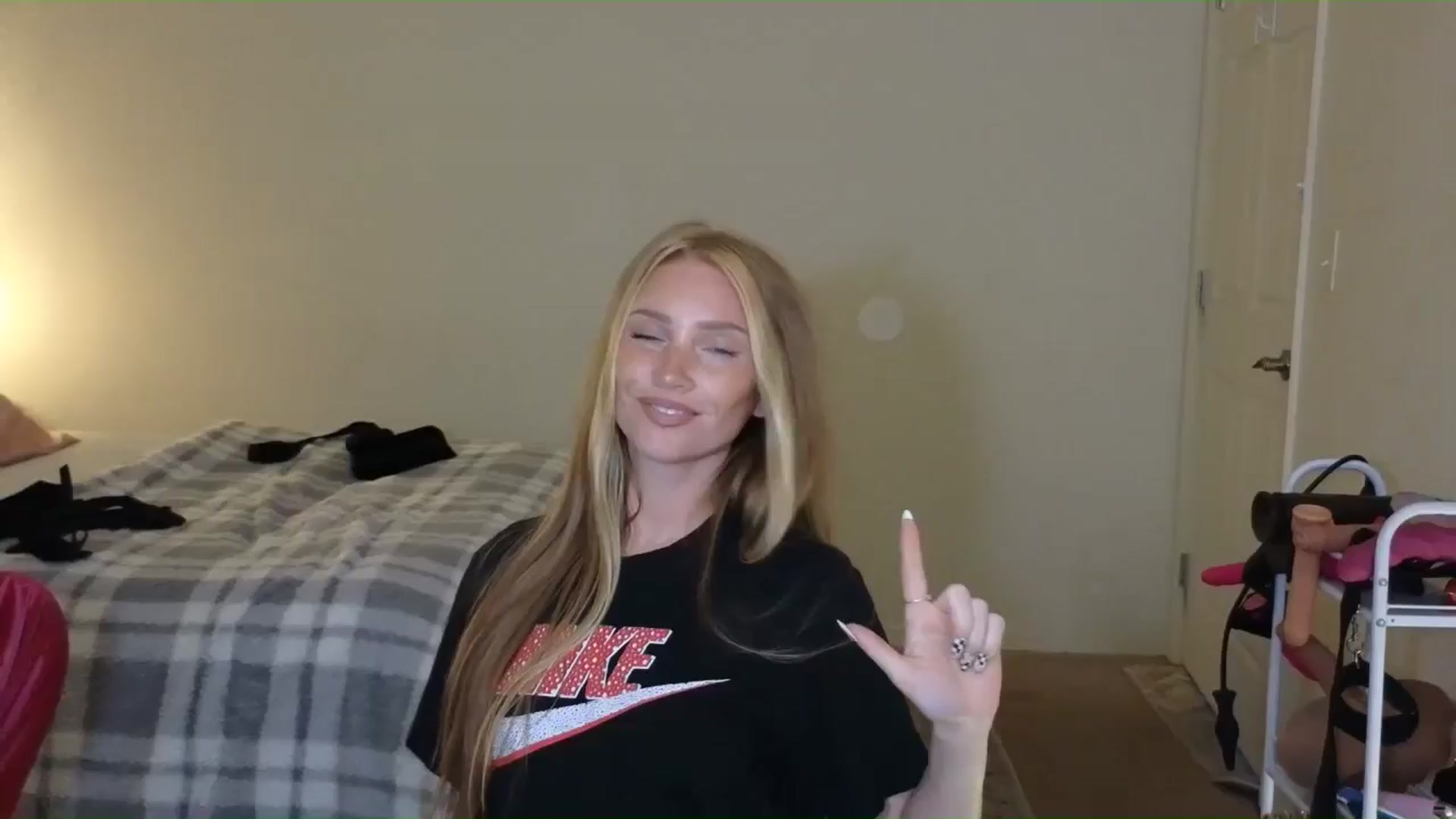 Gallery image thumbnail from Freckld_Cutie's myfreecams stream on, 06/12/2024, 18:07 image 5 of 20