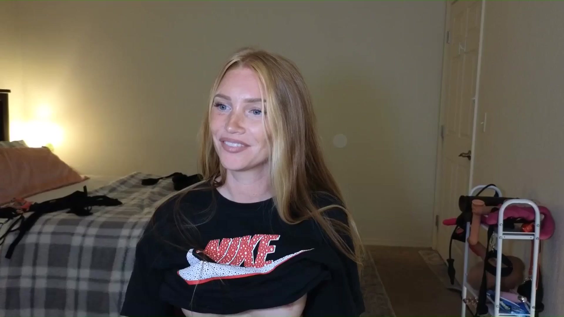 Gallery image thumbnail from Freckld_Cutie's myfreecams stream on, 06/12/2024, 18:07 image 1 of 20