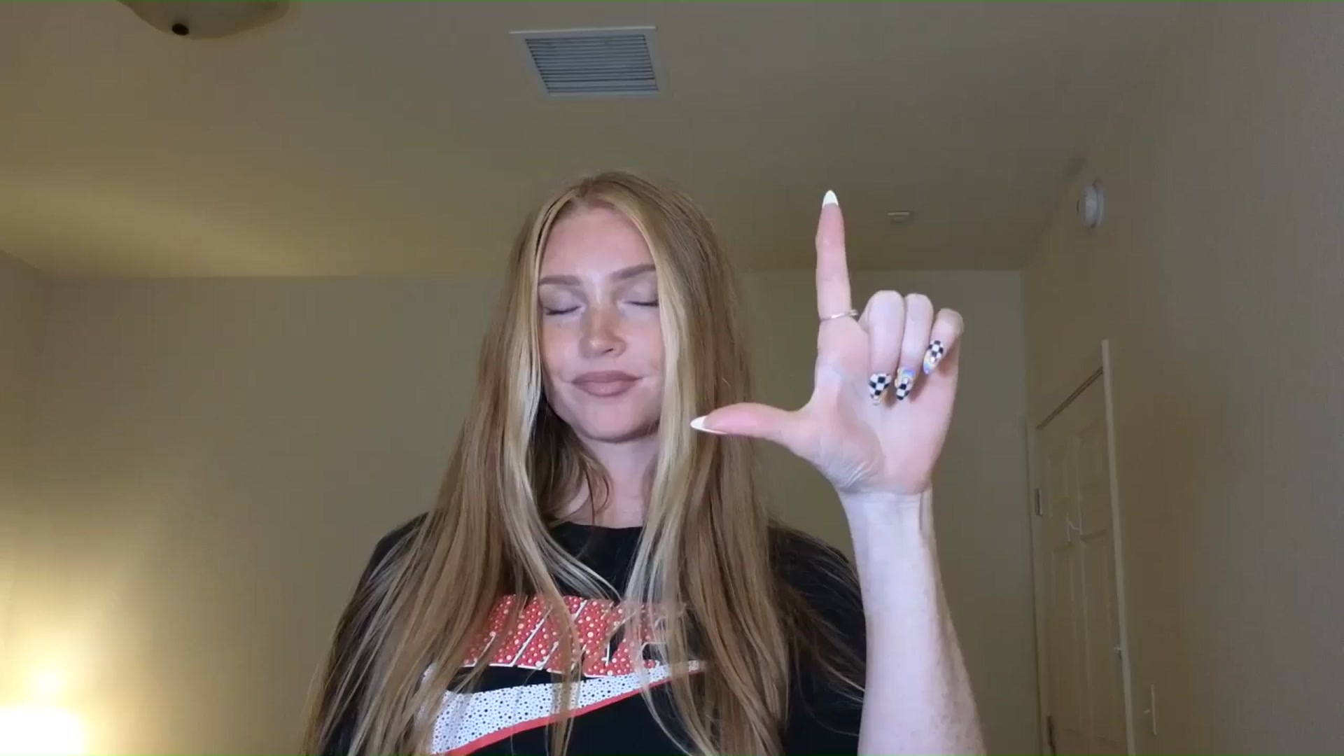Gallery image thumbnail from Freckld_Cutie's myfreecams stream on, 06/12/2024, 18:07 image 6 of 20
