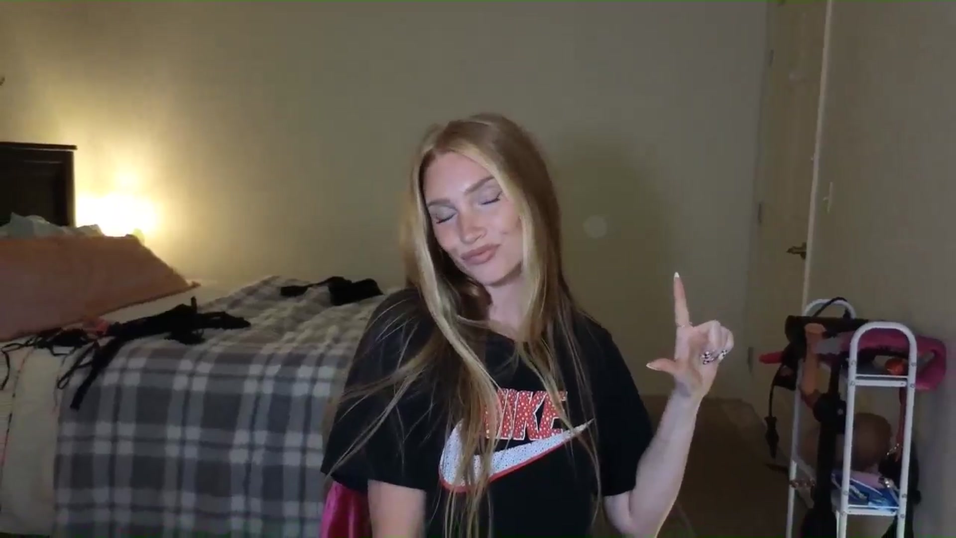 Gallery image thumbnail from Freckld_Cutie's myfreecams stream on, 06/12/2024, 18:07 image 12 of 20