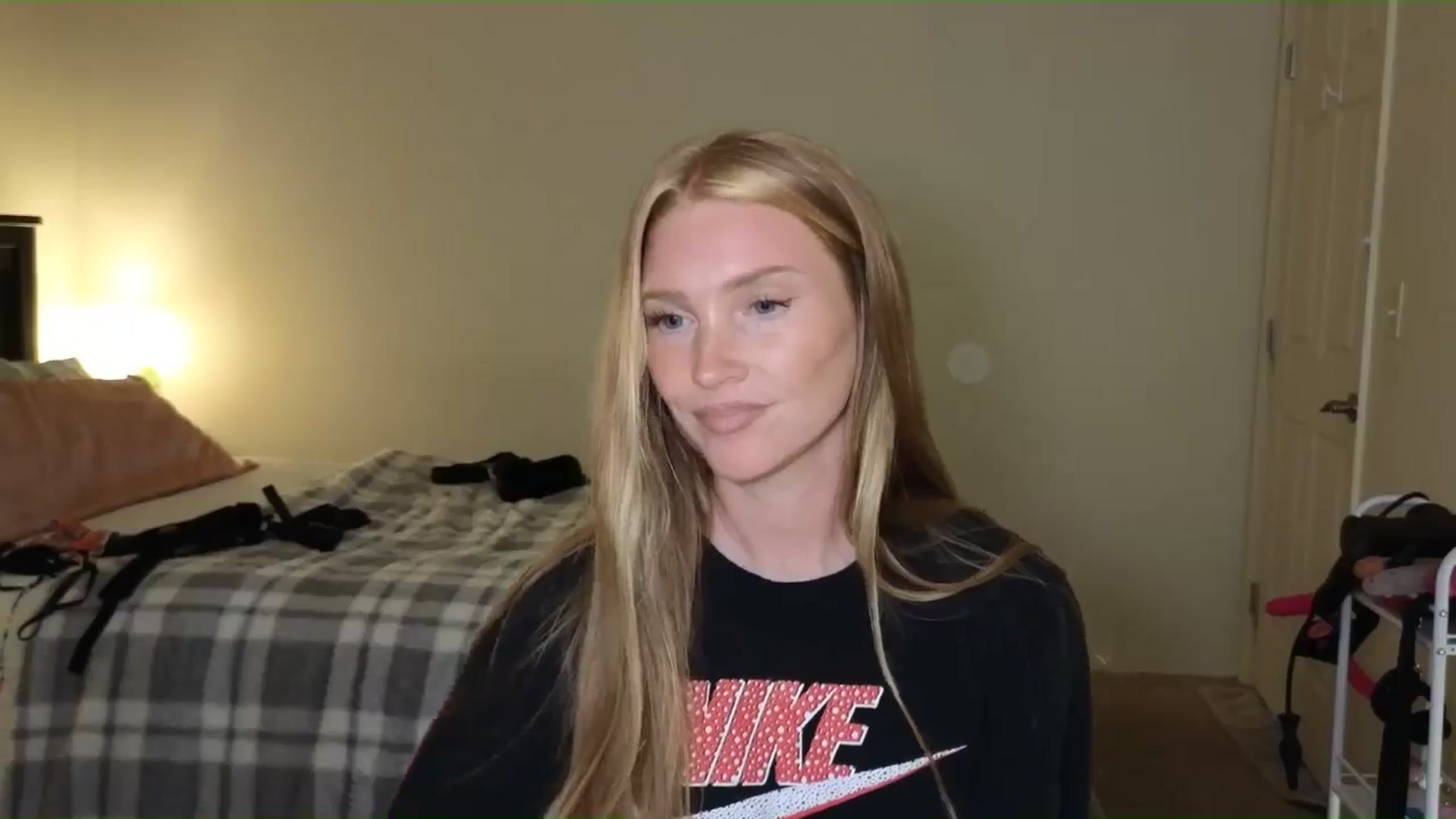 Gallery image thumbnail from Freckld_Cutie's myfreecams stream on, 06/12/2024, 19:20 image 18 of 20