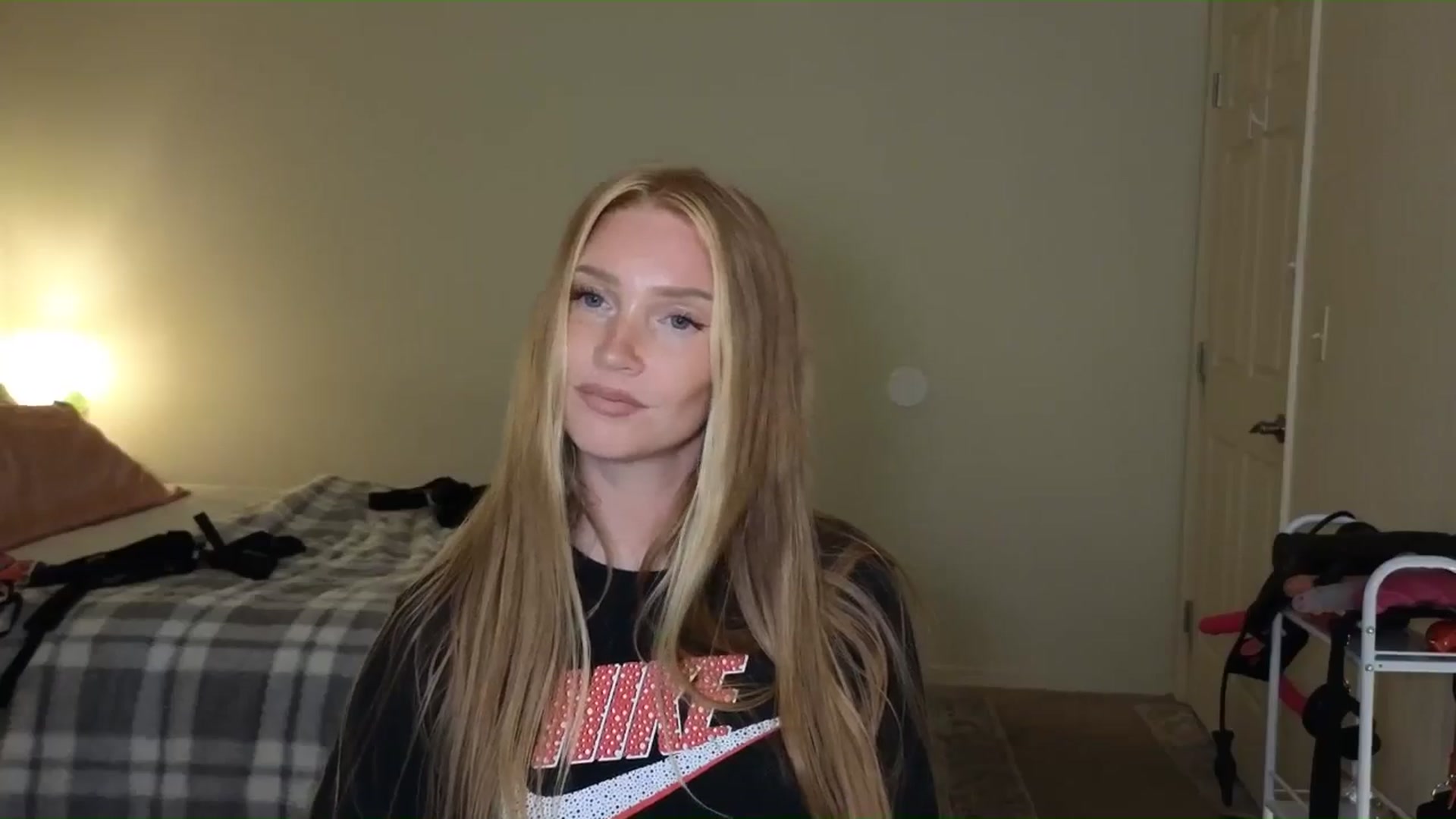 Gallery image thumbnail from Freckld_Cutie's myfreecams stream on, 06/12/2024, 19:20 image 15 of 20