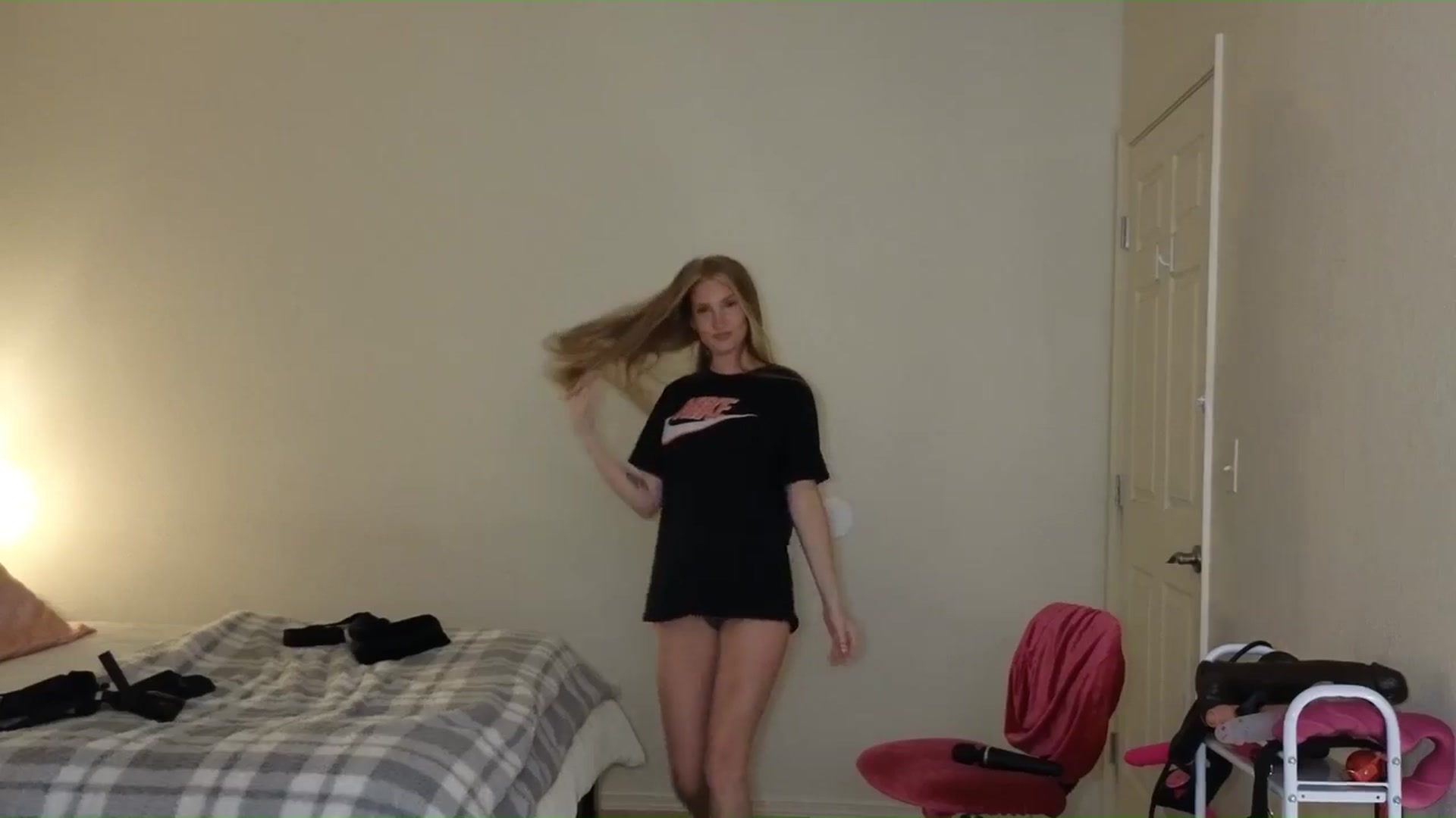 Gallery image thumbnail from Freckld_Cutie's myfreecams stream on, 06/12/2024, 19:20 image 14 of 20
