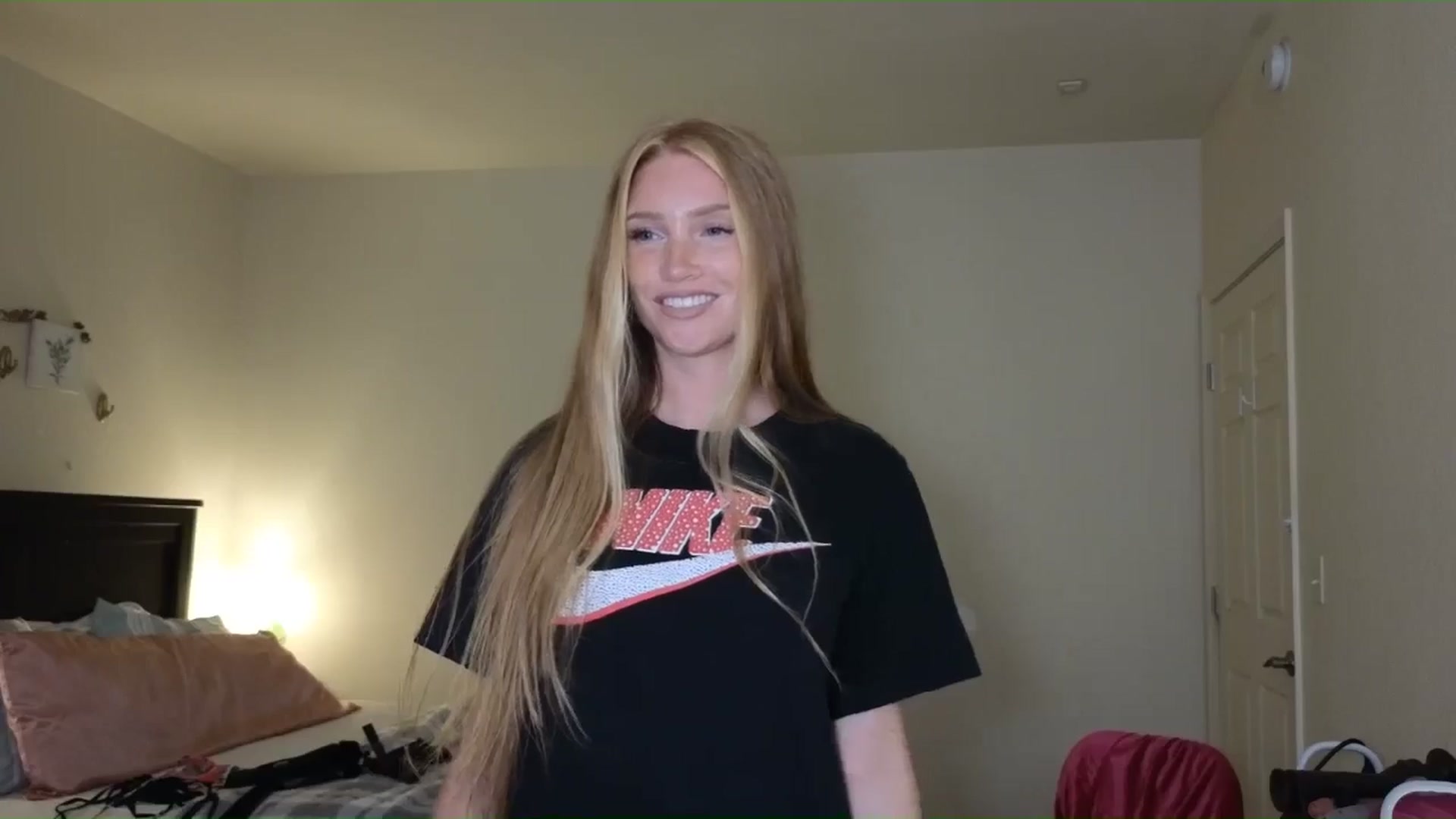 Gallery image thumbnail from Freckld_Cutie's myfreecams stream on, 06/12/2024, 19:20 image 8 of 20