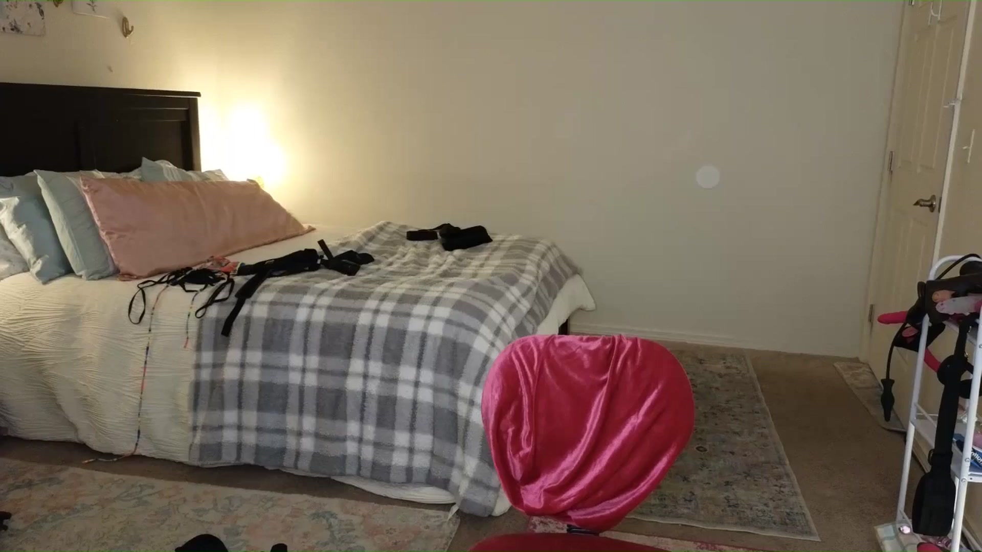 Gallery image thumbnail from Freckld_Cutie's myfreecams stream on, 06/12/2024, 19:51 image 8 of 20