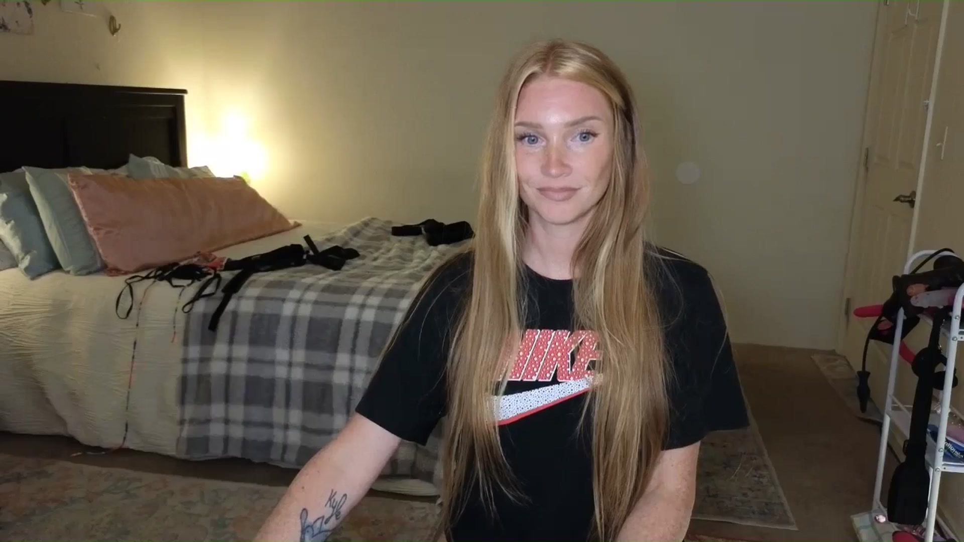 Gallery image thumbnail from Freckld_Cutie's myfreecams stream on, 06/12/2024, 19:51 image 12 of 20