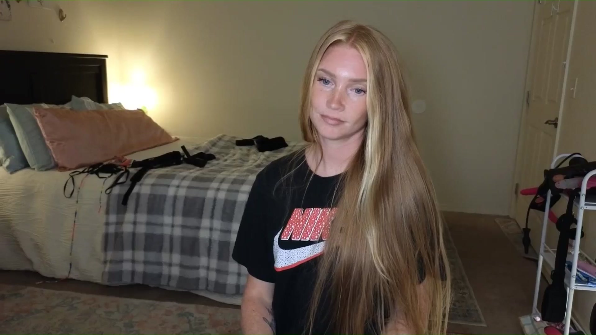Gallery image thumbnail from Freckld_Cutie's myfreecams stream on, 06/12/2024, 19:51 image 15 of 20