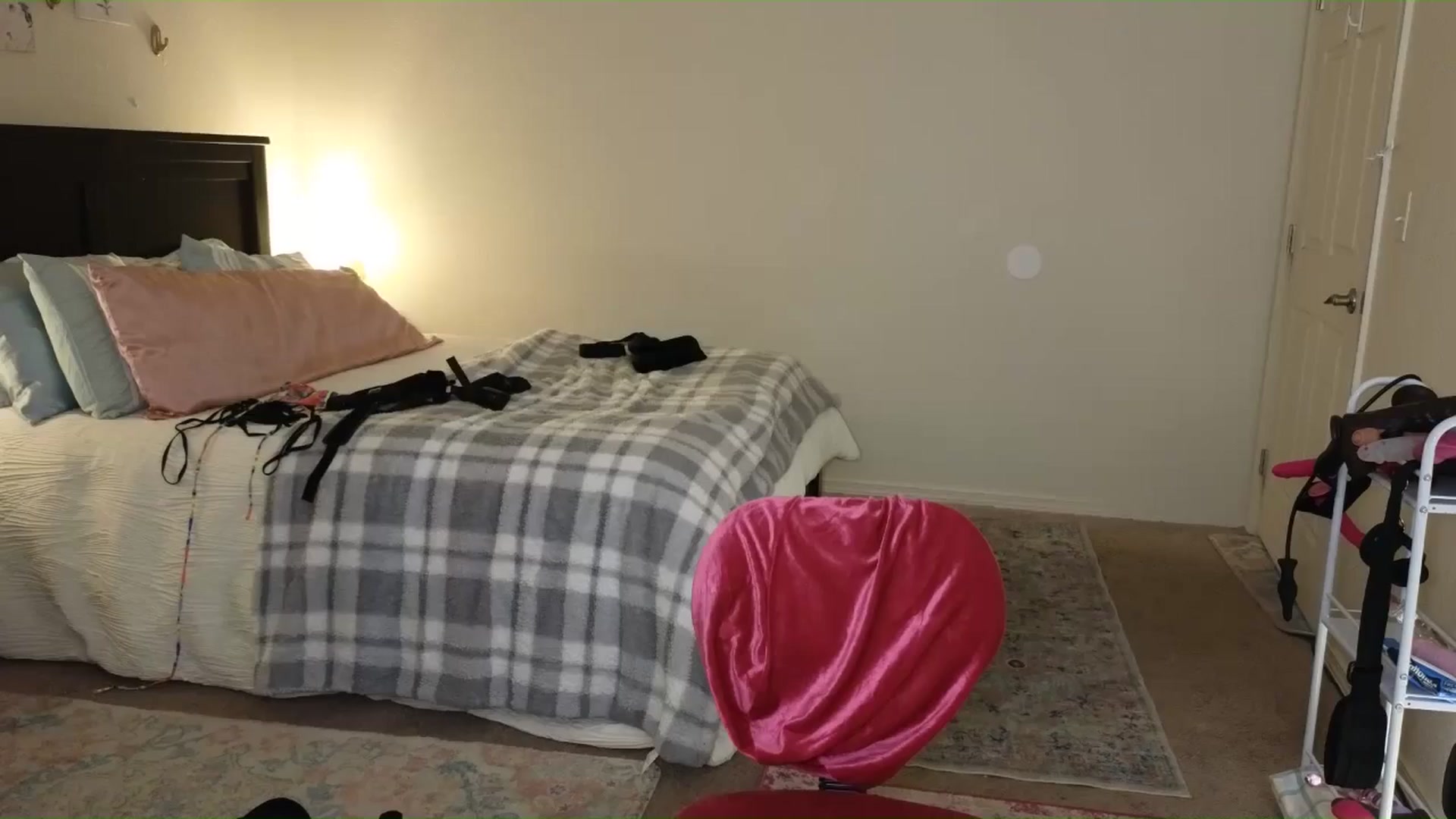Gallery image thumbnail from Freckld_Cutie's myfreecams stream on, 06/12/2024, 19:51 image 2 of 20