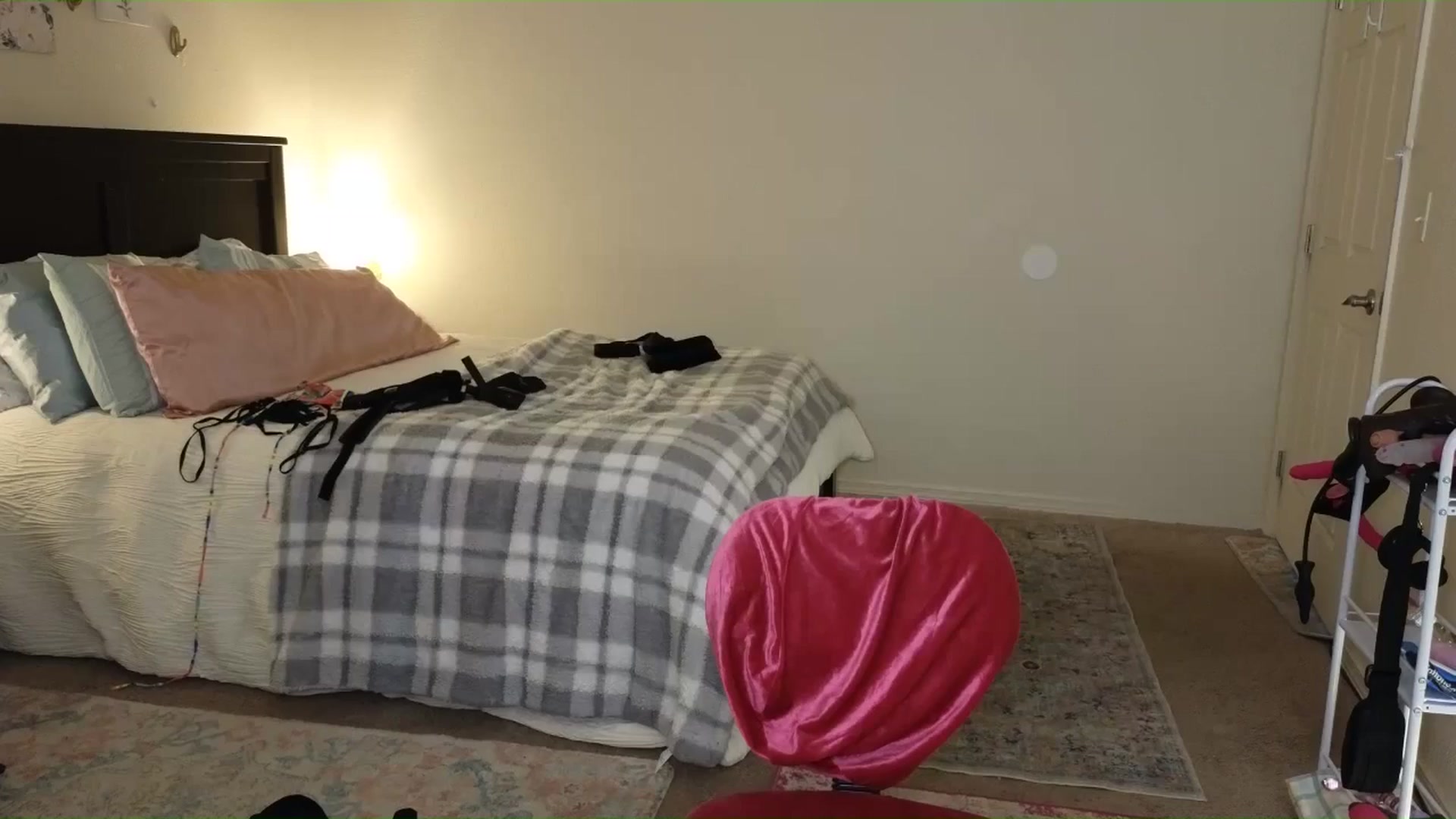 Gallery image thumbnail from Freckld_Cutie's myfreecams stream on, 06/12/2024, 19:51 image 4 of 20