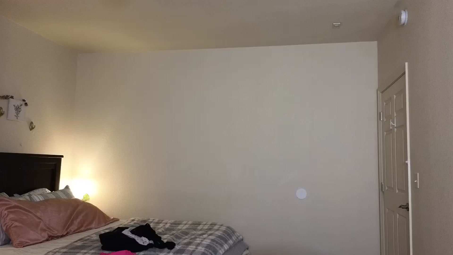 Gallery image thumbnail from Freckld_Cutie's myfreecams stream on, 06/13/2024, 17:49 image 9 of 20
