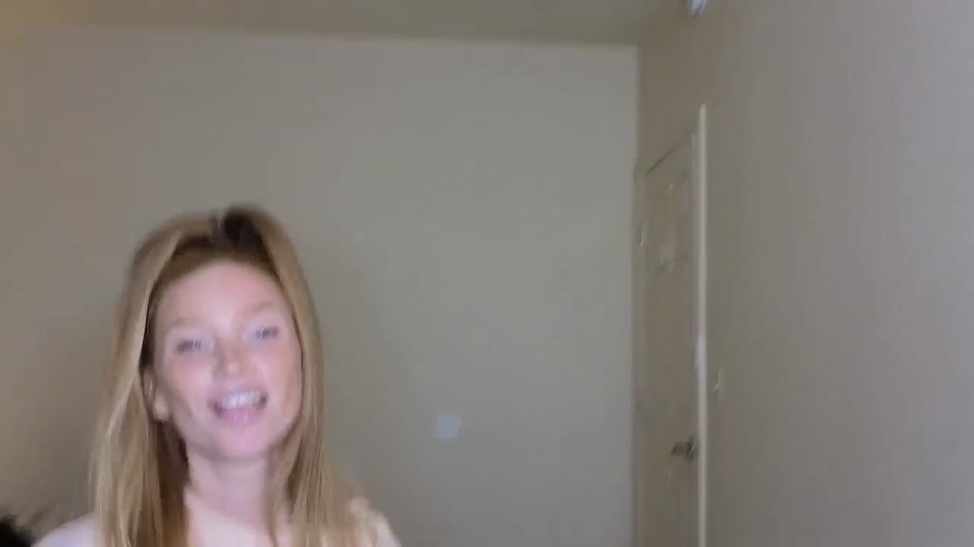 Gallery image thumbnail from Freckld_Cutie's myfreecams stream on, 06/13/2024, 18:59 image 7 of 20