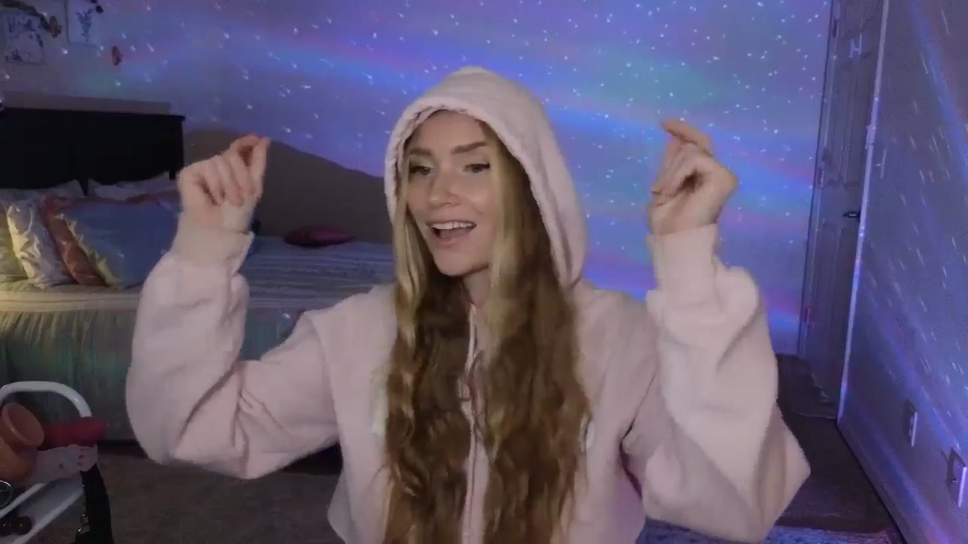 Gallery image thumbnail from Freckld_Cutie's myfreecams stream on, 06/28/2024, 19:02 image 19 of 20