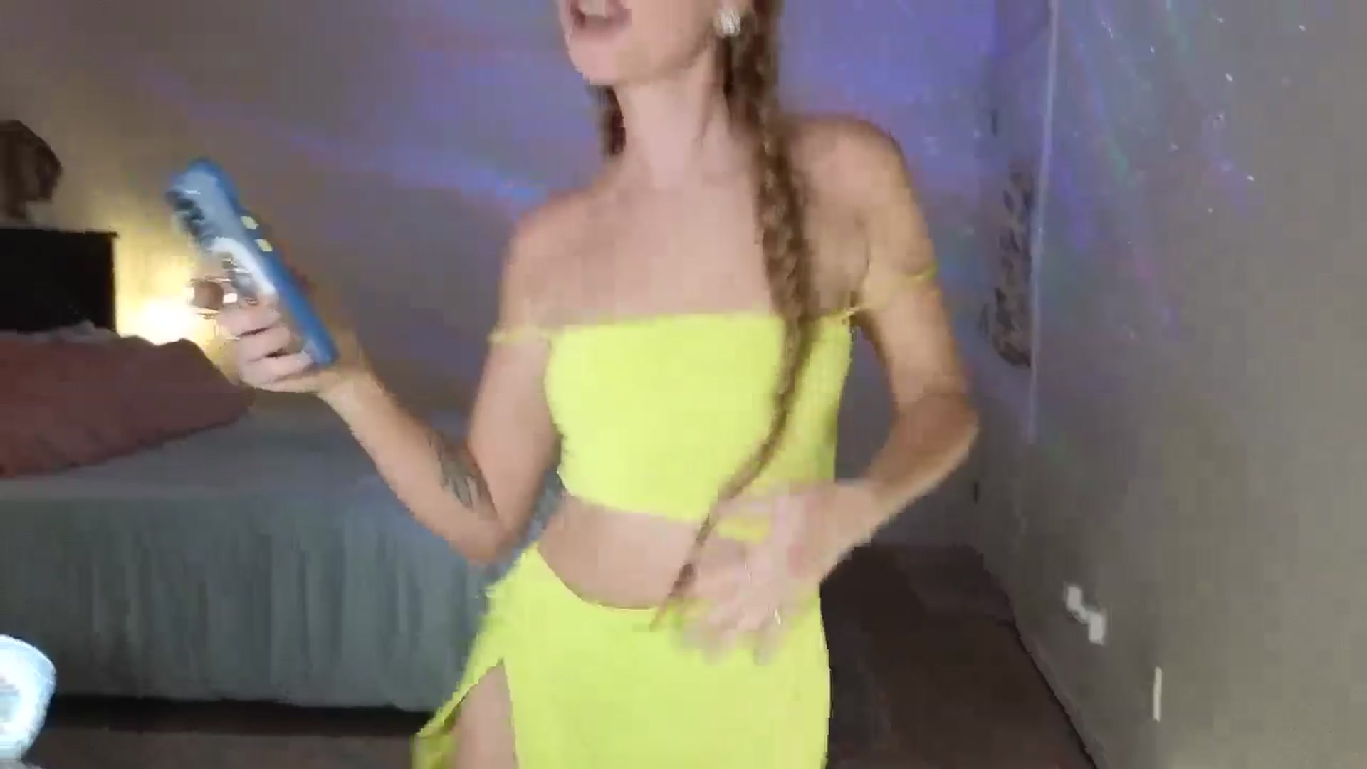 Gallery image thumbnail from Freckld_Cutie's myfreecams stream on, 07/10/2024, 18:16 image 5 of 20