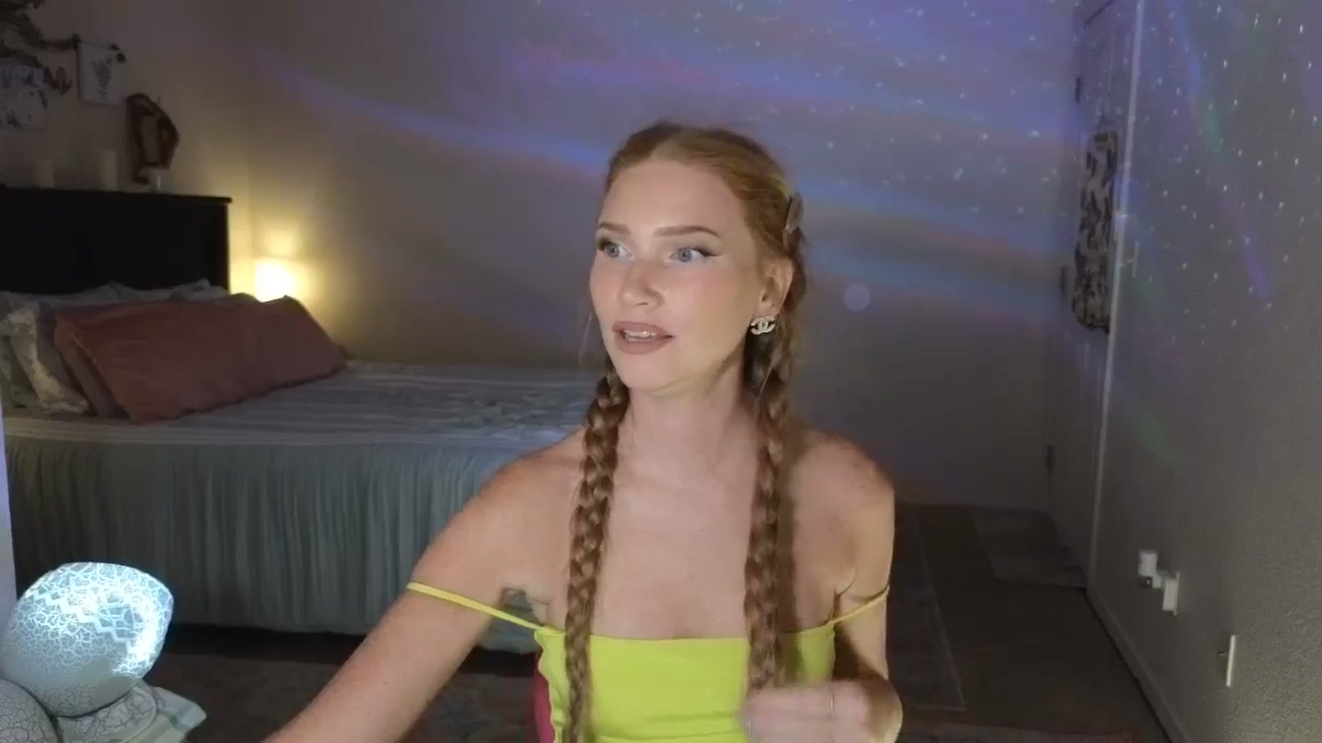 Gallery image thumbnail from Freckld_Cutie's myfreecams stream on, 07/10/2024, 18:16 image 10 of 20