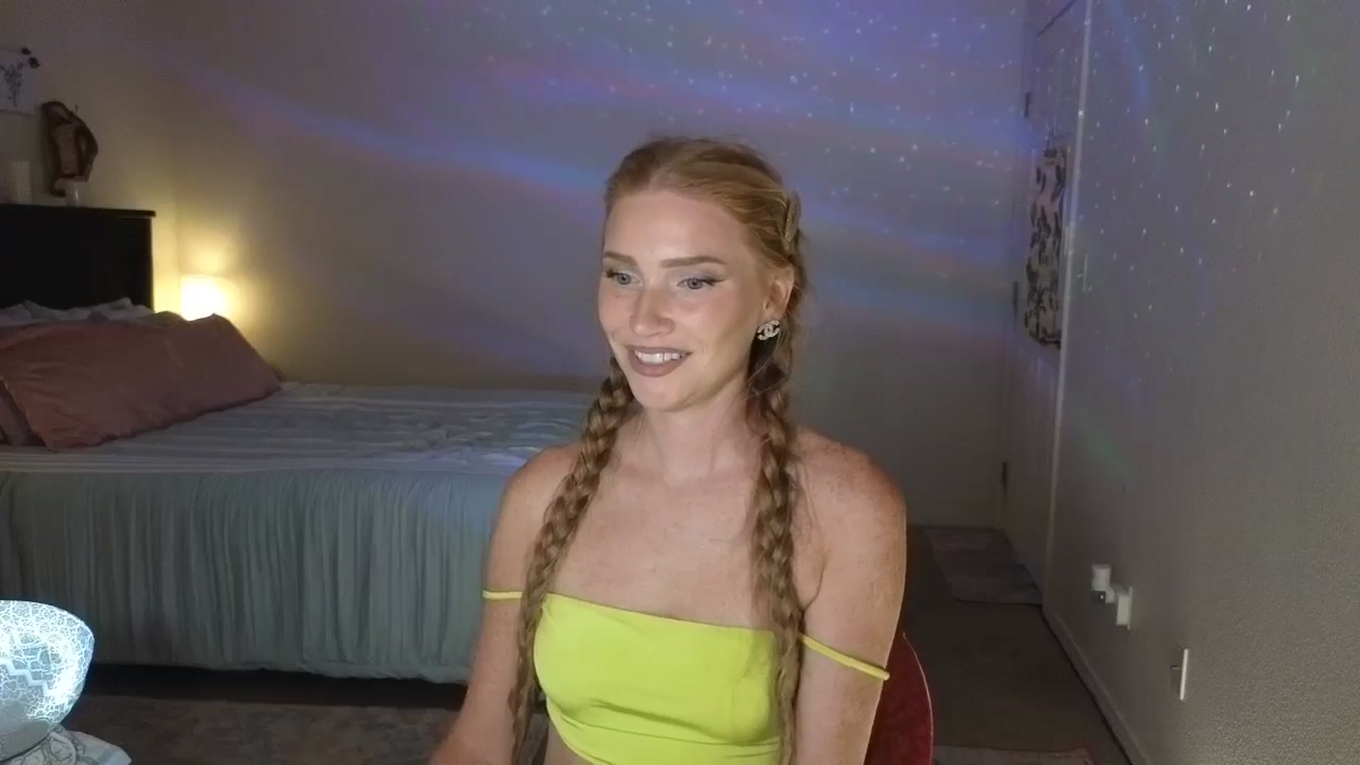 Gallery image thumbnail from Freckld_Cutie's myfreecams stream on, 07/10/2024, 18:16 image 12 of 20