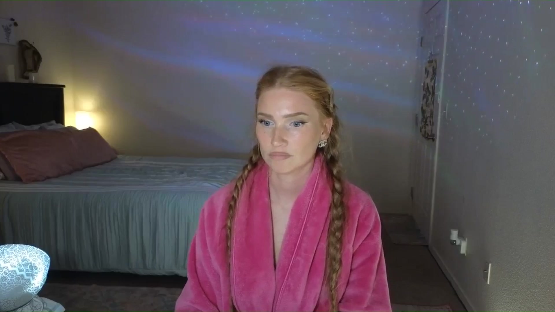Gallery image thumbnail from Freckld_Cutie's myfreecams stream on, 07/10/2024, 21:07 image 2 of 20