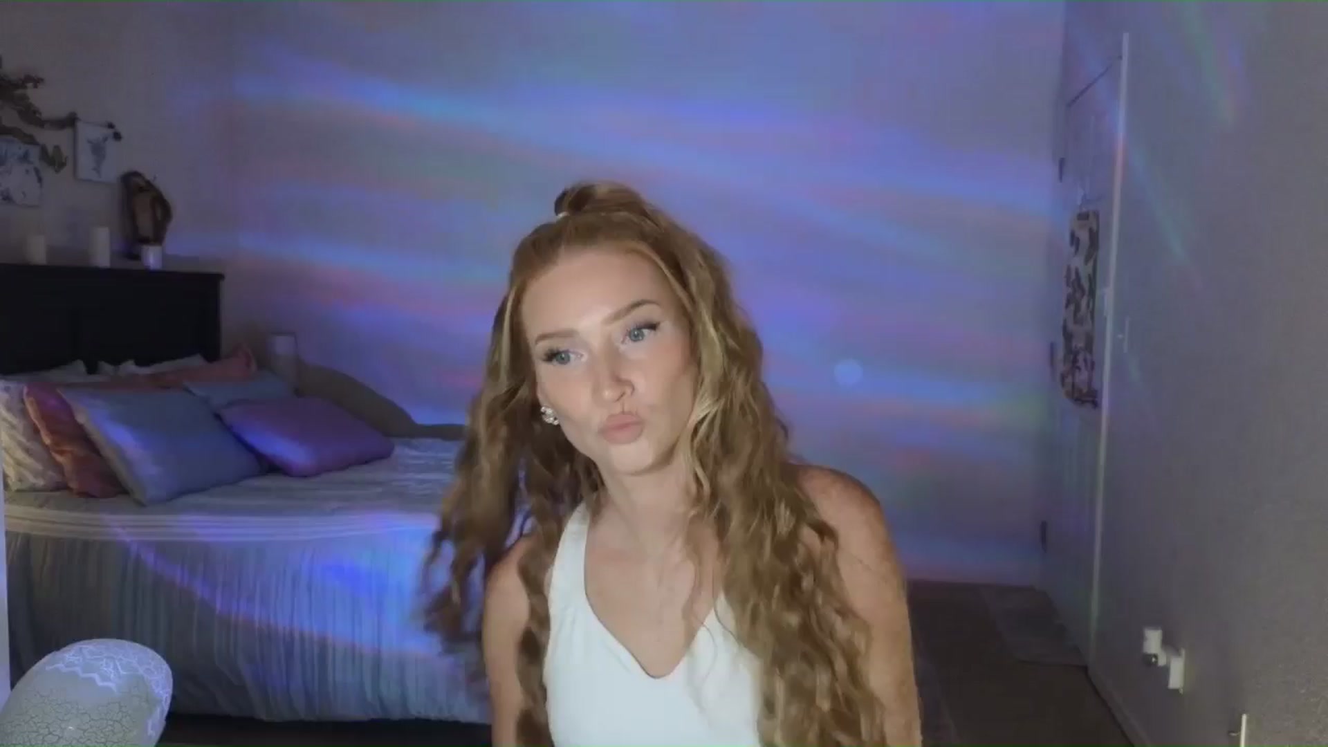 Gallery image thumbnail from Freckld_Cutie's myfreecams stream on, 07/11/2024, 19:01 image 1 of 20