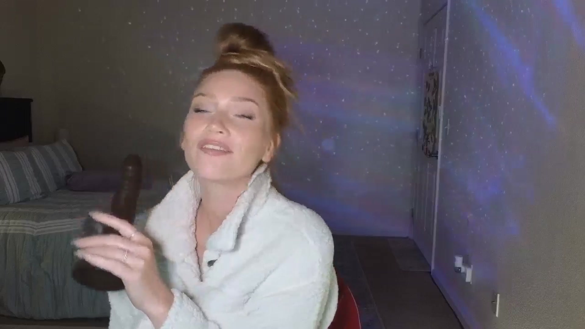 Gallery image thumbnail from Freckld_Cutie's myfreecams stream on, 07/12/2024, 18:20 image 12 of 20