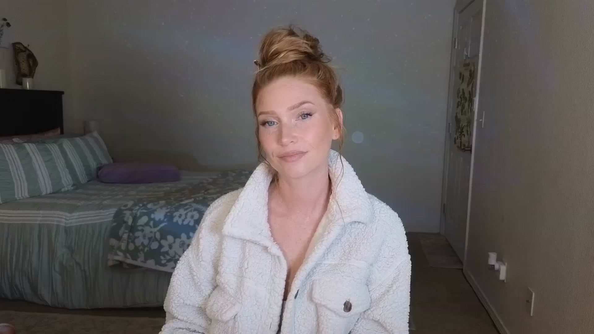 Gallery image thumbnail from Freckld_Cutie's myfreecams stream on, 07/12/2024, 19:04 image 14 of 20