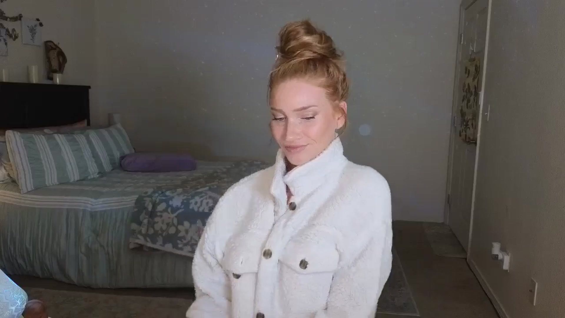 Gallery image thumbnail from Freckld_Cutie's myfreecams stream on, 07/12/2024, 19:04 image 11 of 20