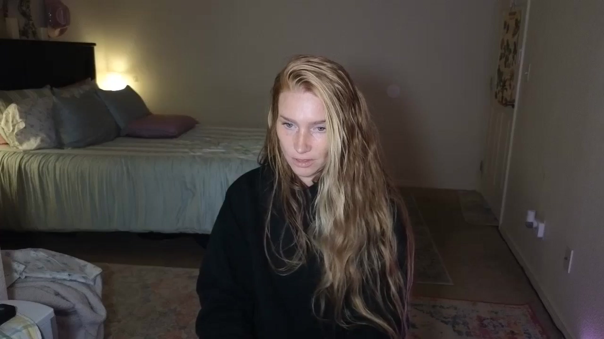 Gallery image thumbnail from Freckld_Cutie's myfreecams stream on, 07/15/2024, 21:38 image 8 of 20