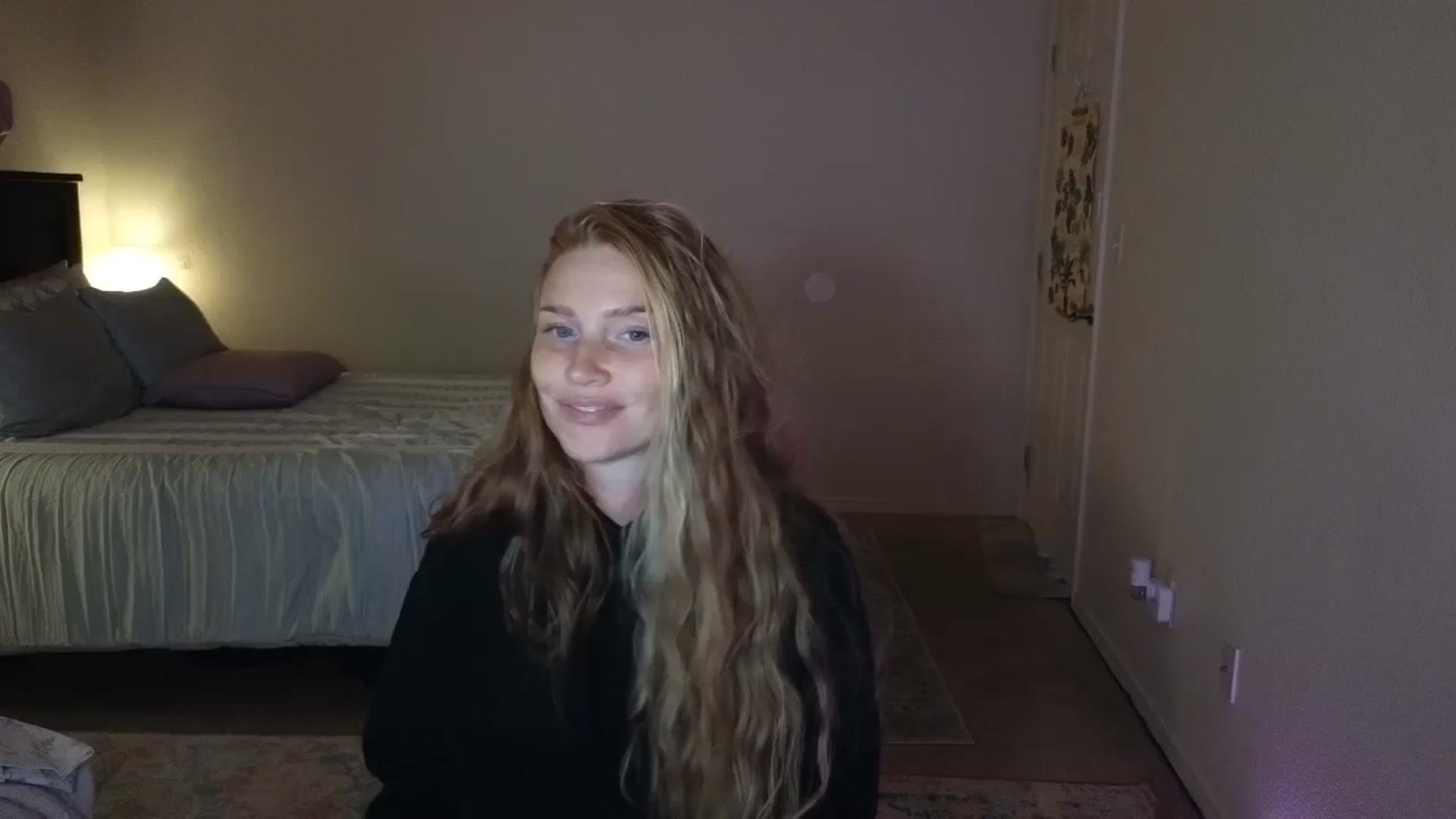Gallery image thumbnail from Freckld_Cutie's myfreecams stream on, 07/15/2024, 21:38 image 2 of 20