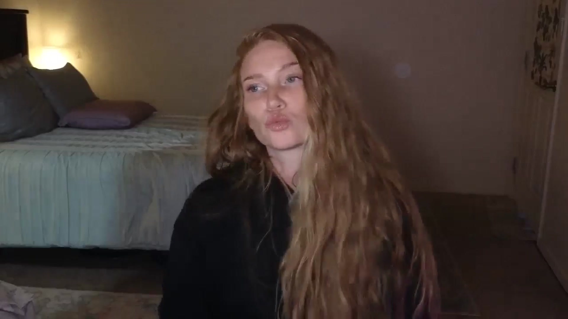 Gallery image thumbnail from Freckld_Cutie's myfreecams stream on, 07/15/2024, 21:59 image 17 of 20