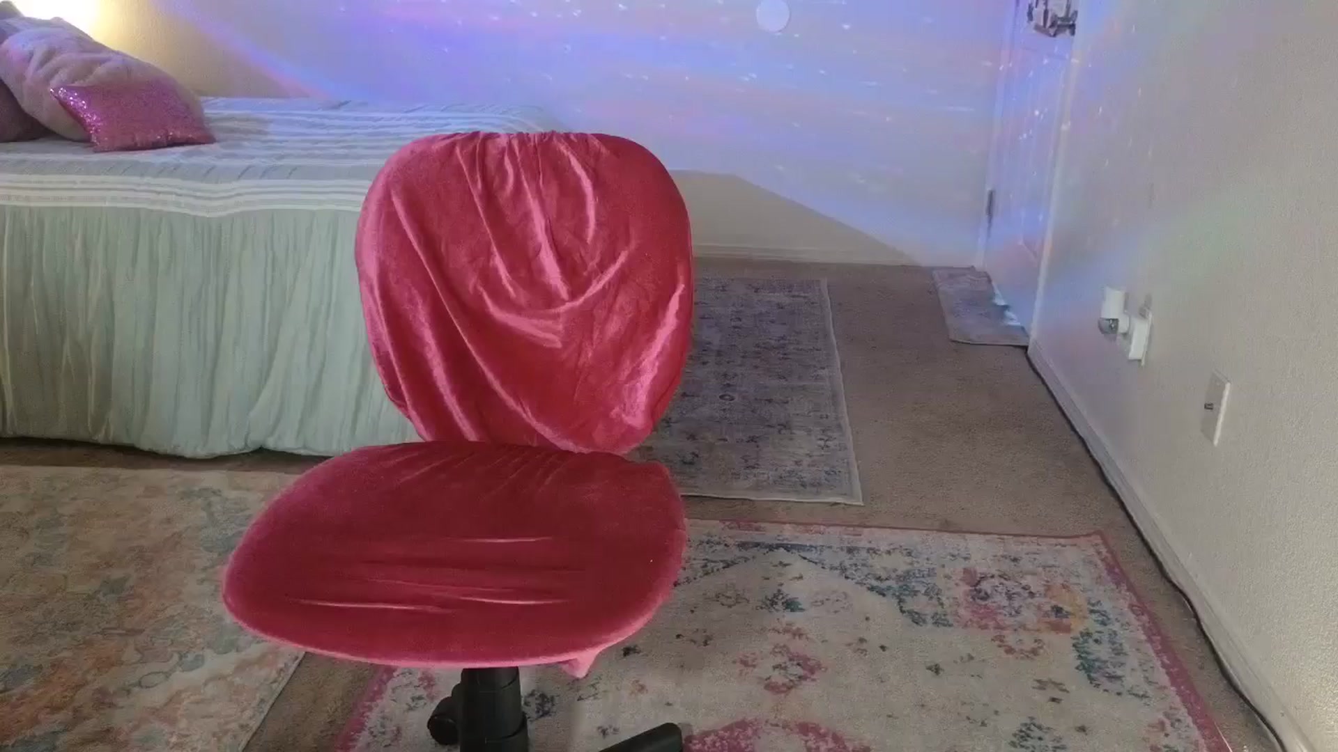 Gallery image thumbnail from Freckld_Cutie's myfreecams stream on, 07/17/2024, 19:26 image 18 of 20