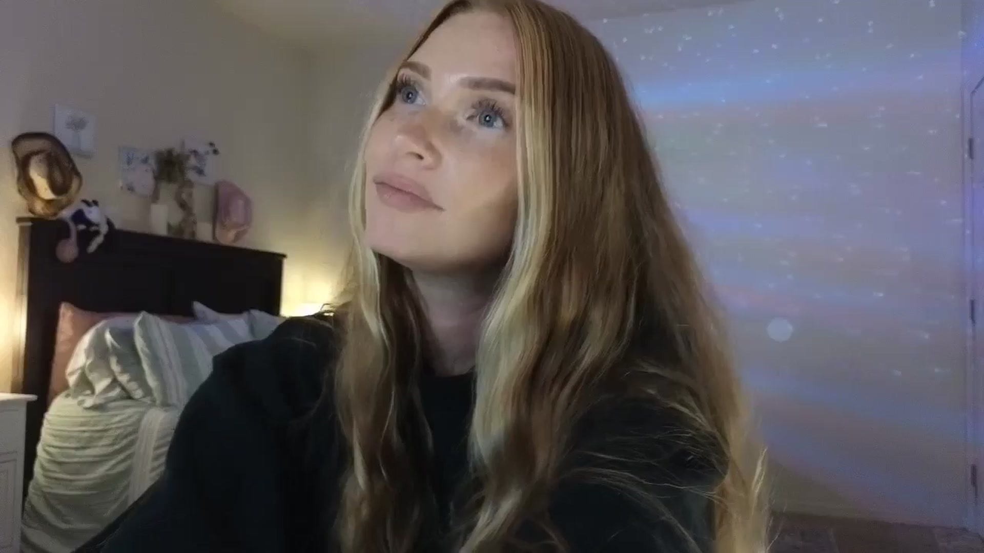 Gallery image thumbnail from Freckld_Cutie's myfreecams stream on, 07/18/2024, 21:10 image 12 of 20