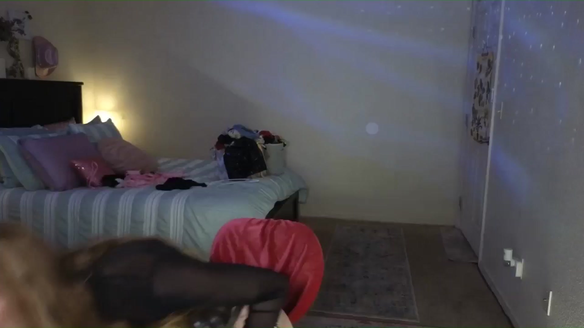 Gallery image thumbnail from Freckld_Cutie's myfreecams stream on, 07/19/2024, 19:12 image 1 of 20