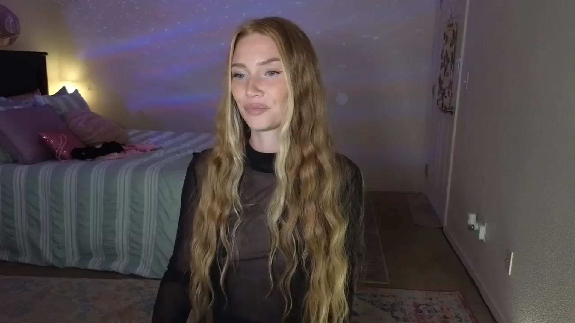 Gallery image thumbnail from Freckld_Cutie's myfreecams stream on, 07/19/2024, 21:22 image 11 of 20