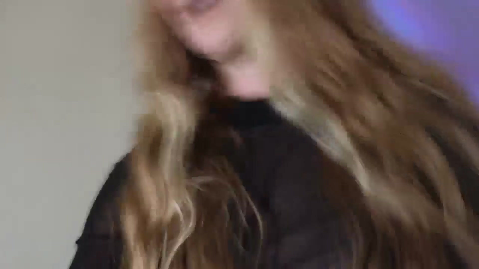 Gallery image thumbnail from Freckld_Cutie's myfreecams stream on, 07/19/2024, 21:22 image 10 of 20